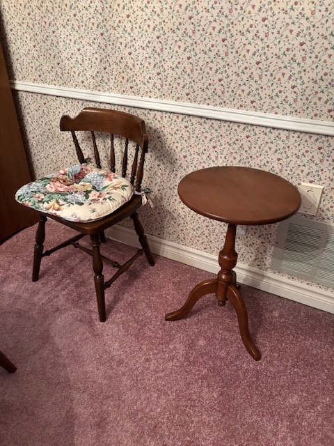 Solid Wood Pedestal Side Table / Wine Table - photo 2
