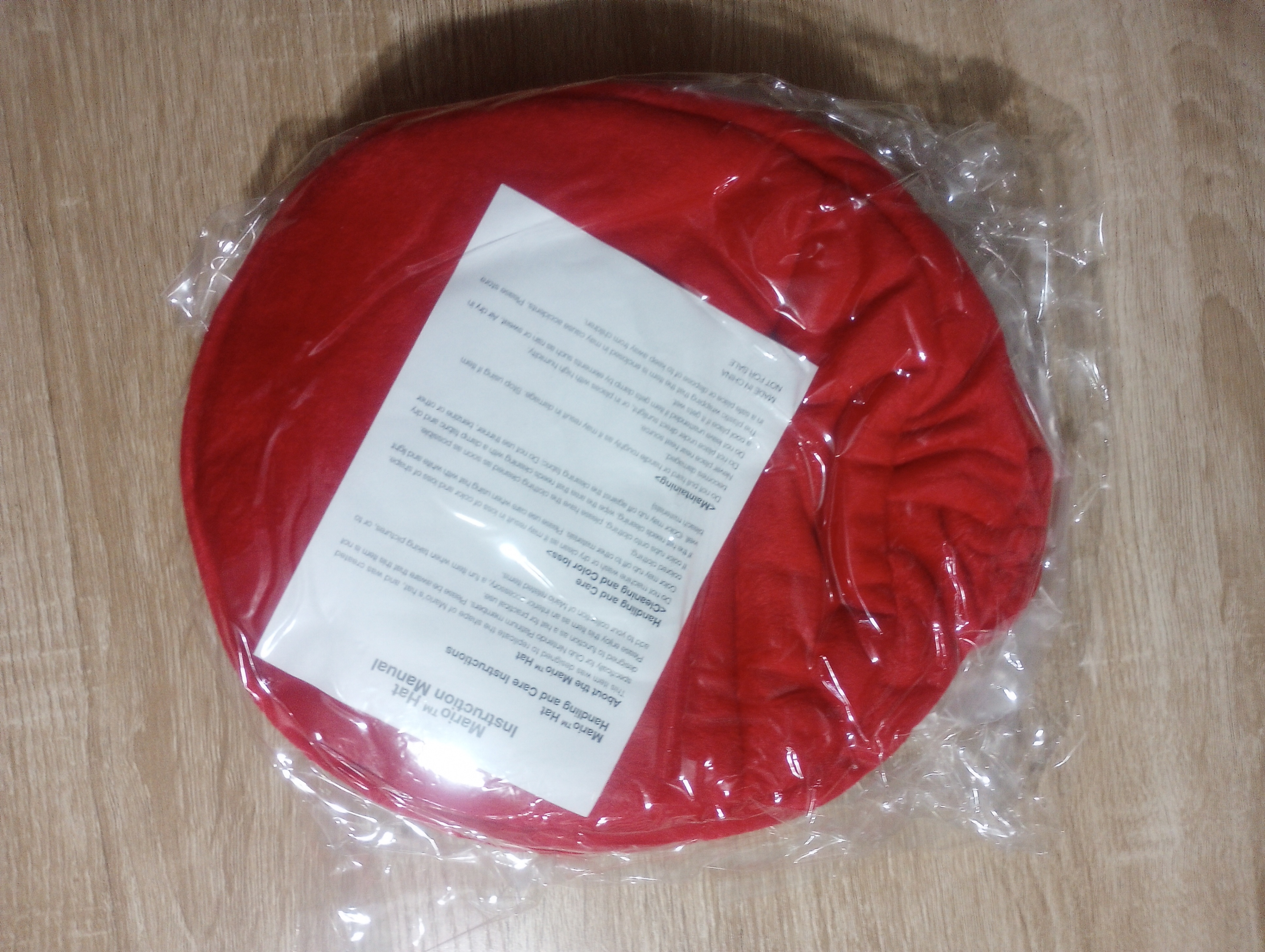 Club Nintendo Platinum Reward Super Mario Bros. Red Plush Hat - photo 2