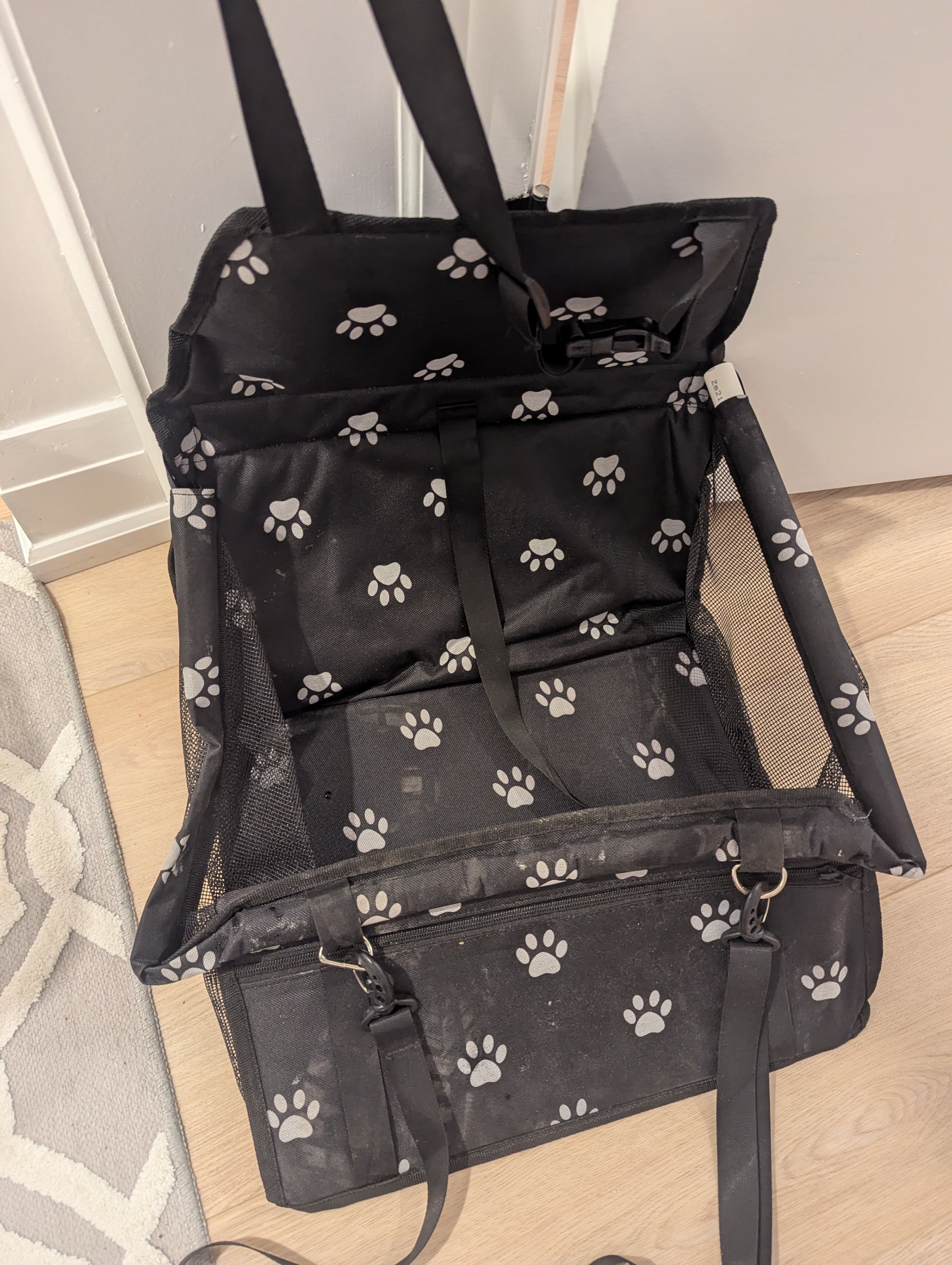 Dog crate, backpack and car seat - $20 for lot - photo 2