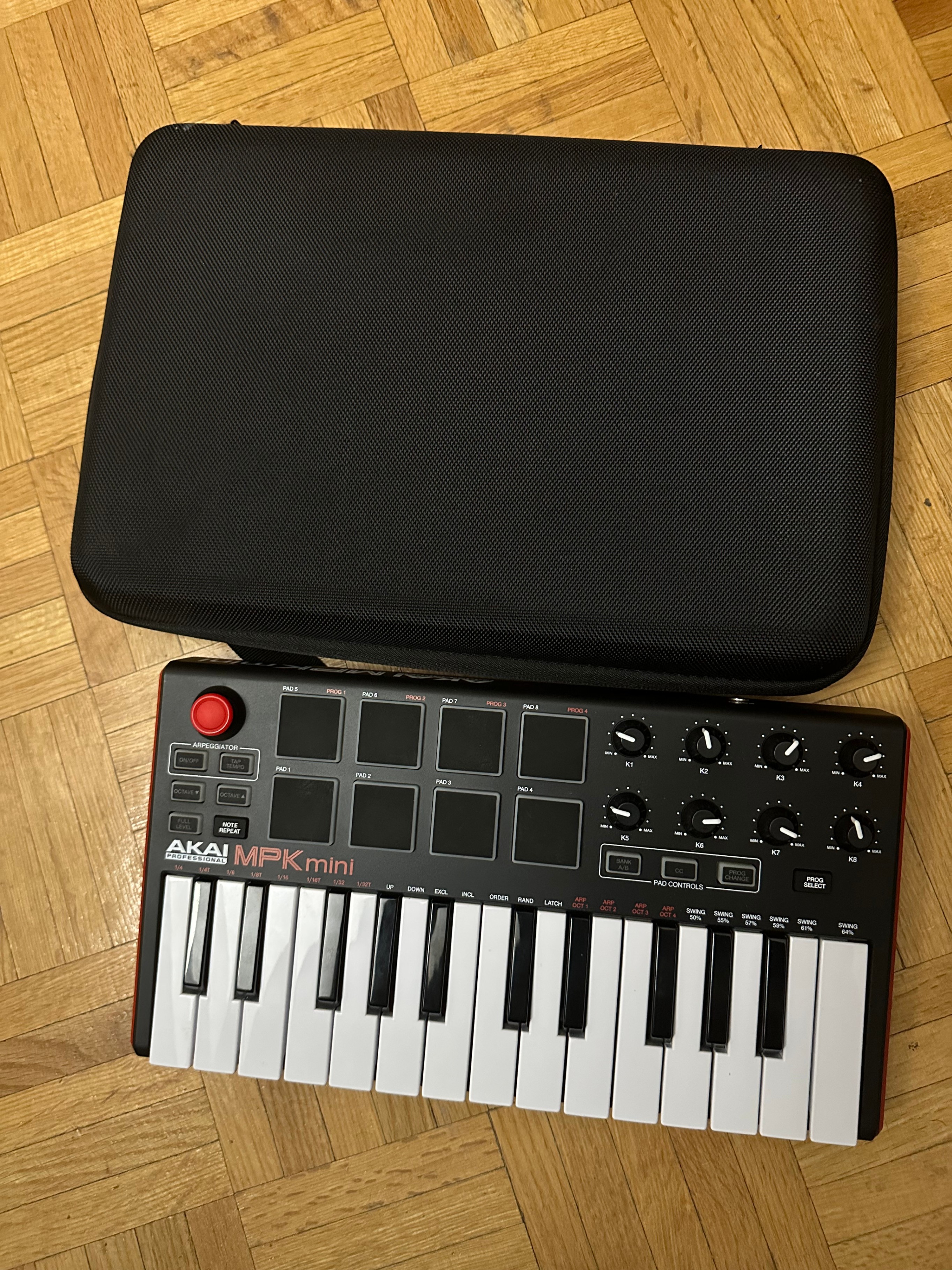 Akai MPK Mini Keyboard Controller + Case - photo 2