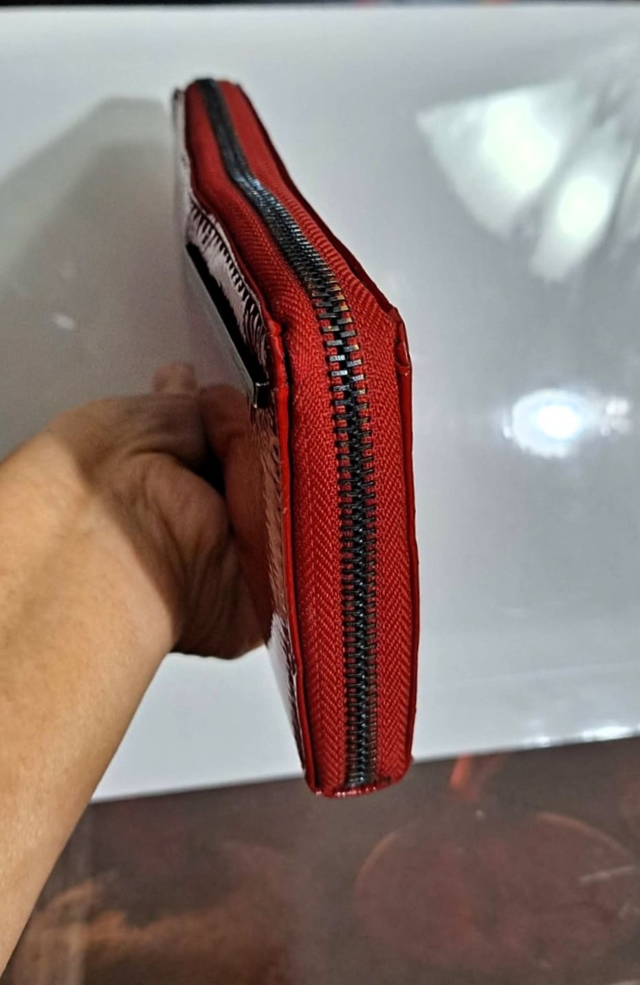 Kenneth Cole New York Patent Leather Zip-Around Wallet Like New🧡 - photo 4