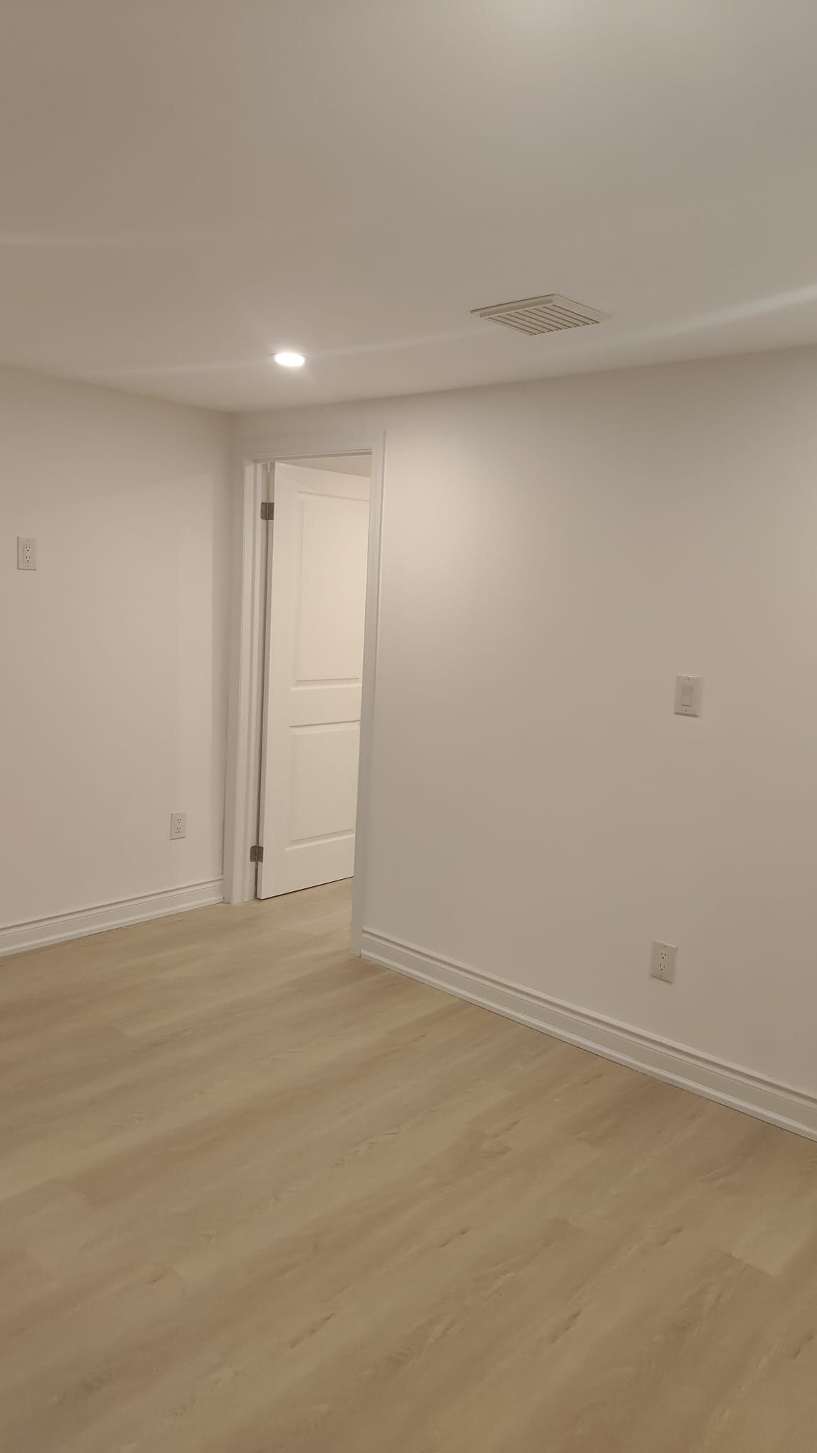 2 Bed 2 Bath Basement Apt Rental – Private Entrance & Parking - photo 3
