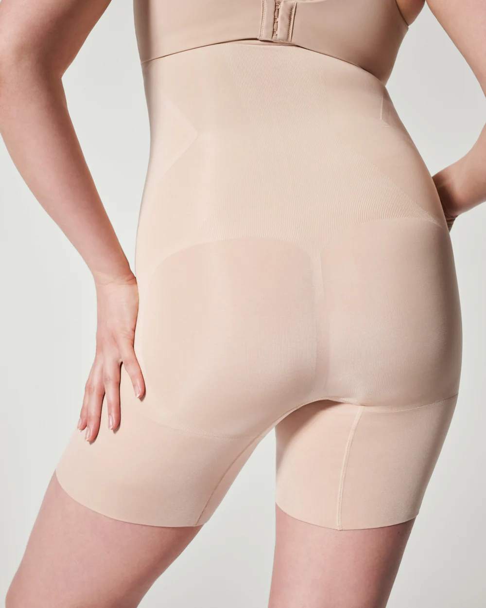 SPANXsculpt™ OnCore High-Waisted Mid-Thigh Short Nude Small - photo 4