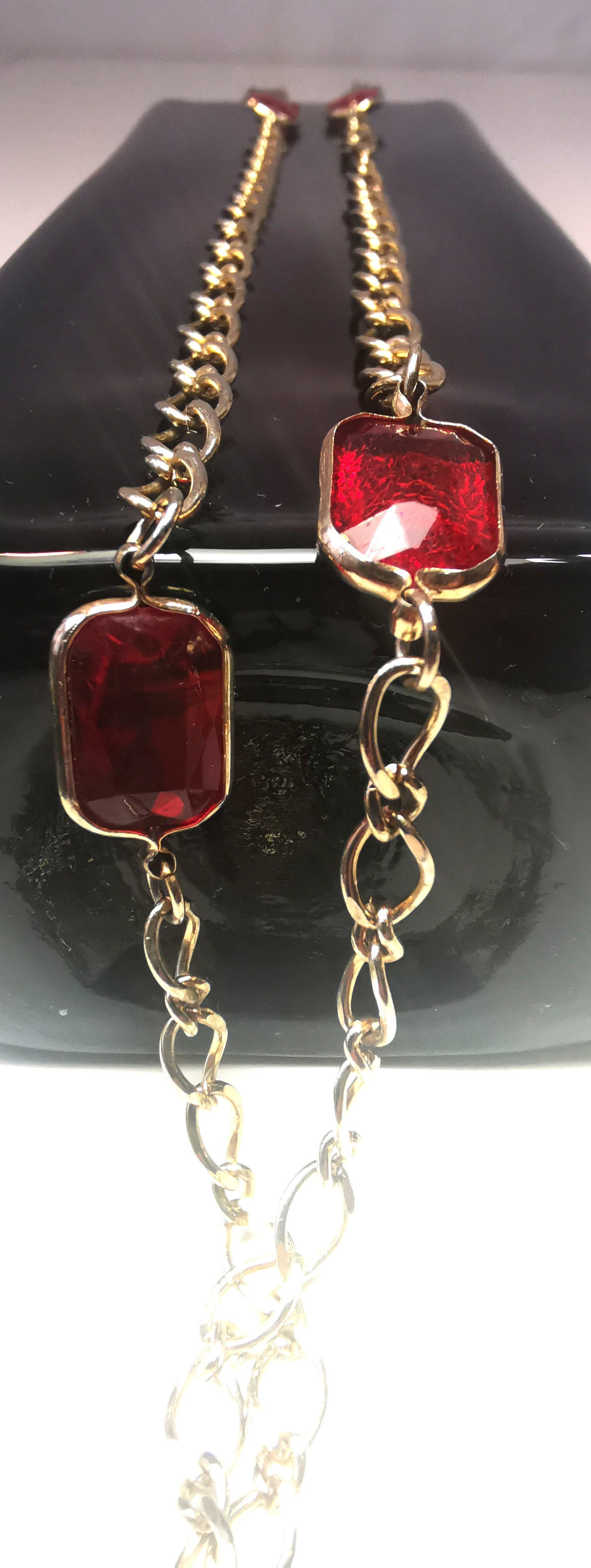 Circa 1978 Gold Tone Red Glass Station Necklace 17" Continuous - photo 2