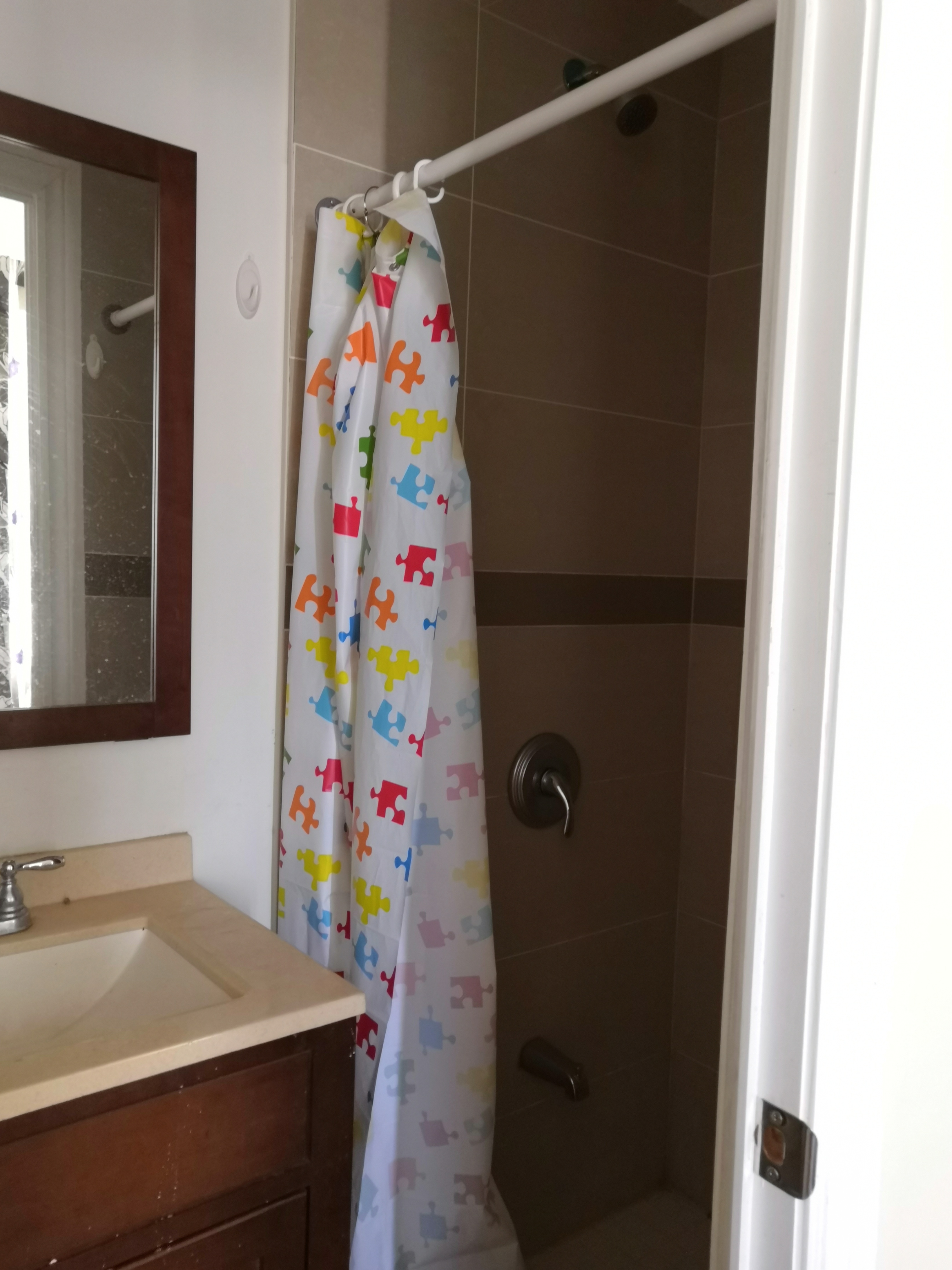 bedroom with private washroom $750 all include near York Uni.