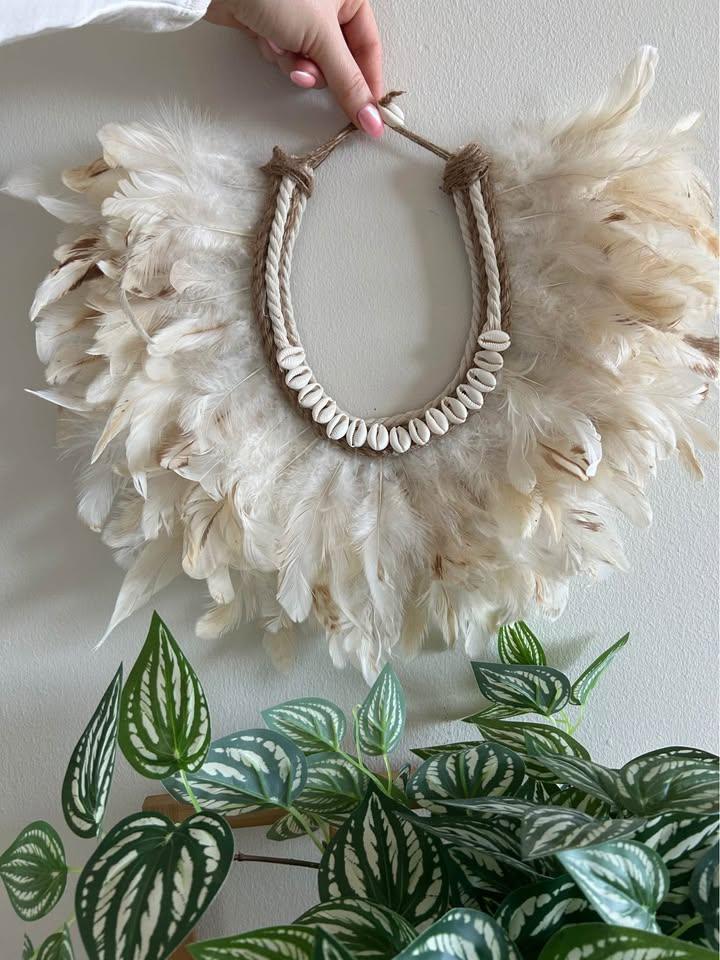 Handmade Feather and Shell Wall Hanging Decor - Papua Necklace - photo 3