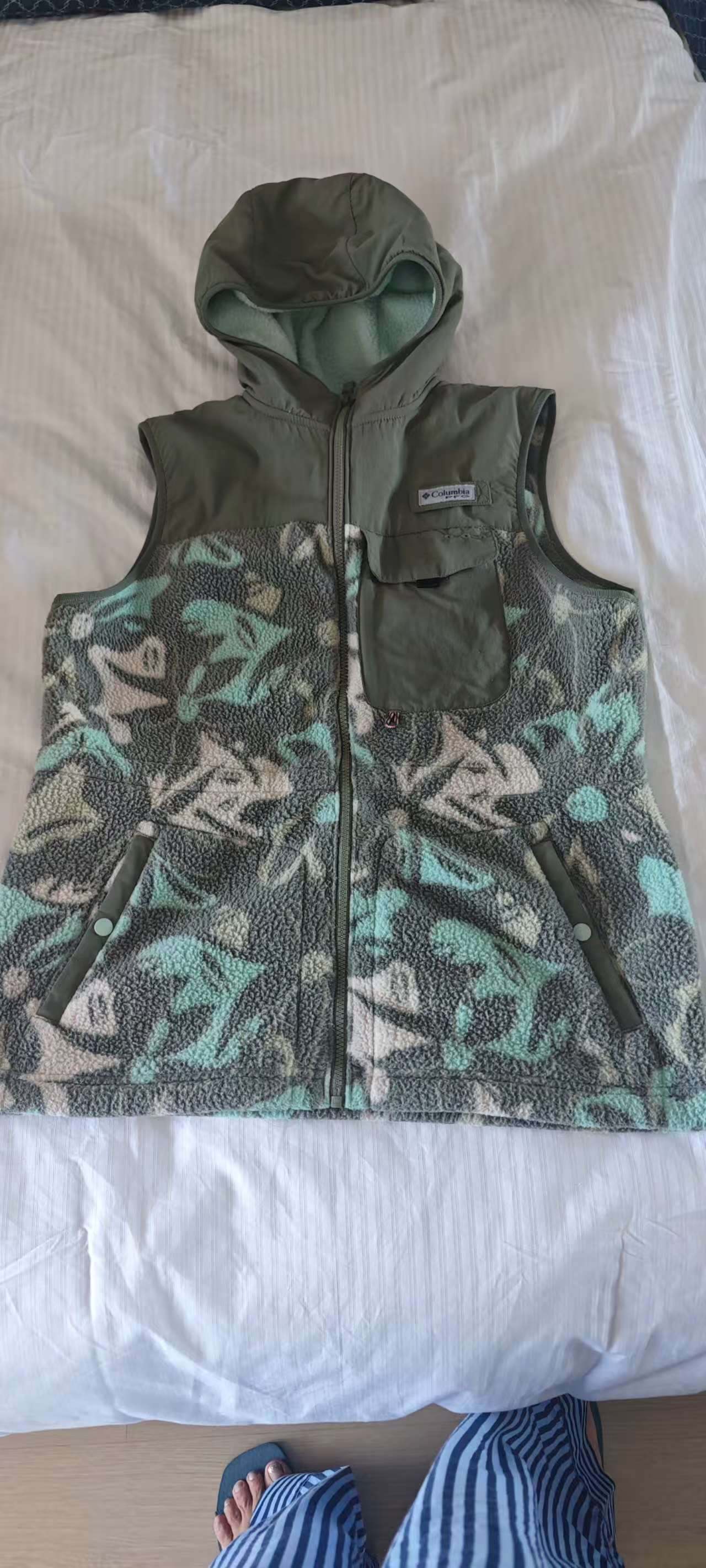 Title：Columbia Camo Fleece Vest - Like New - photo 2