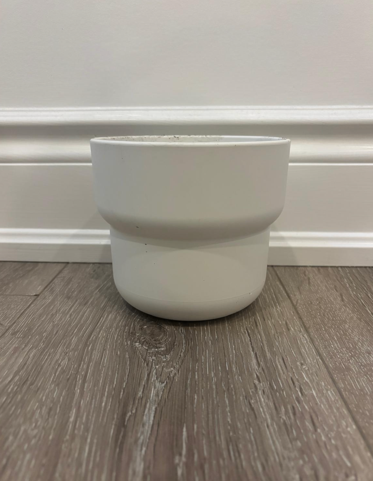 Simple and stylish flower pot 🌿✨