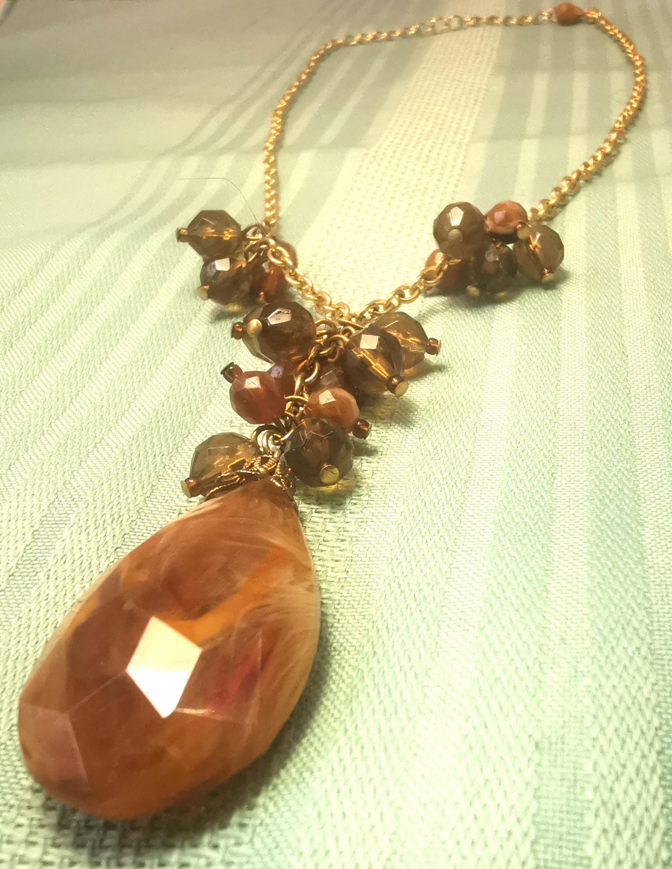 Circa 1970 Faux Amber Teardrop Pendant Necklace Cluster Bead 25" - photo 2