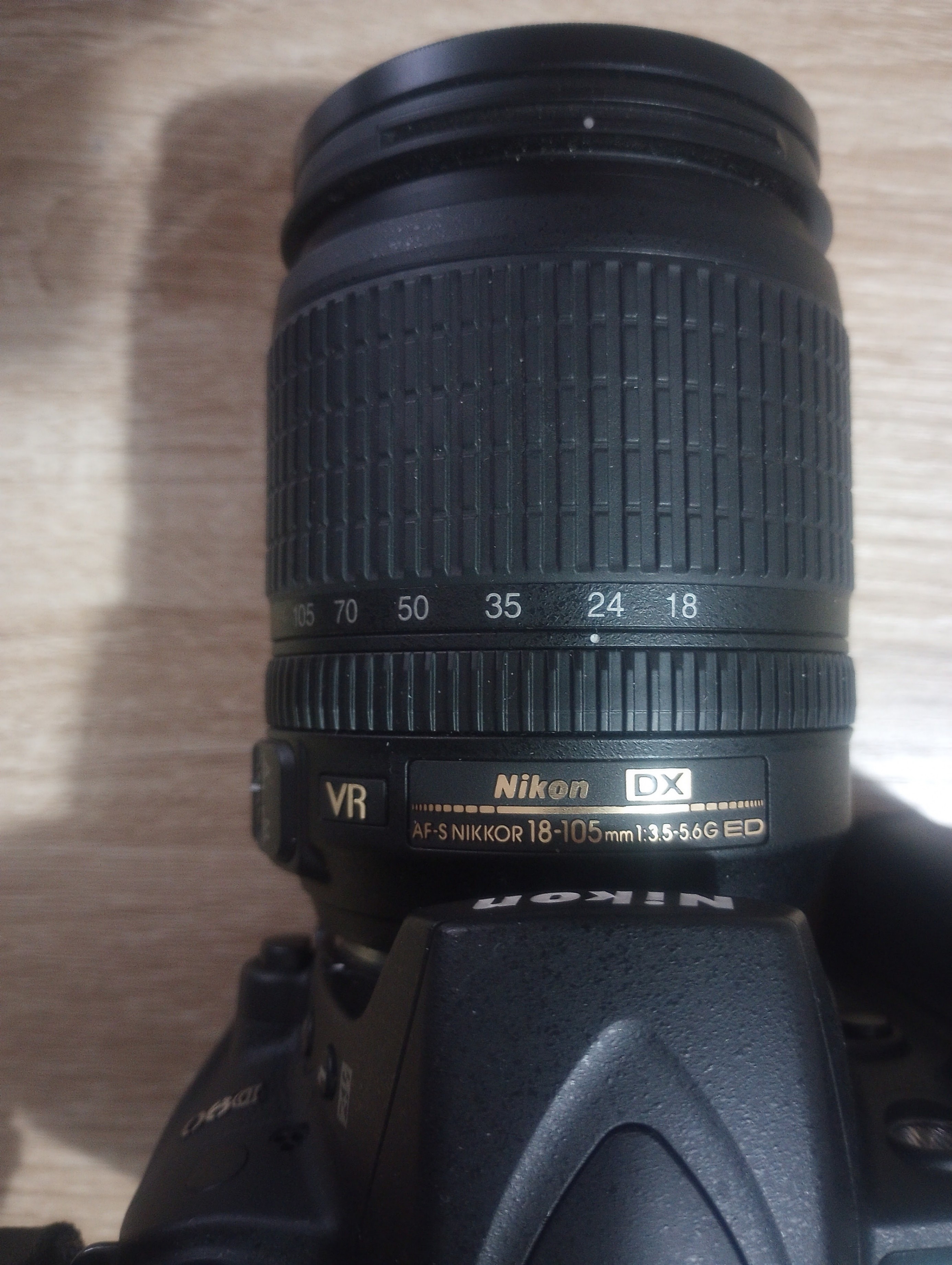 Nikon D90 DSLR Camera, Carry Bag, Tripod, SD Card, and more - photo 4