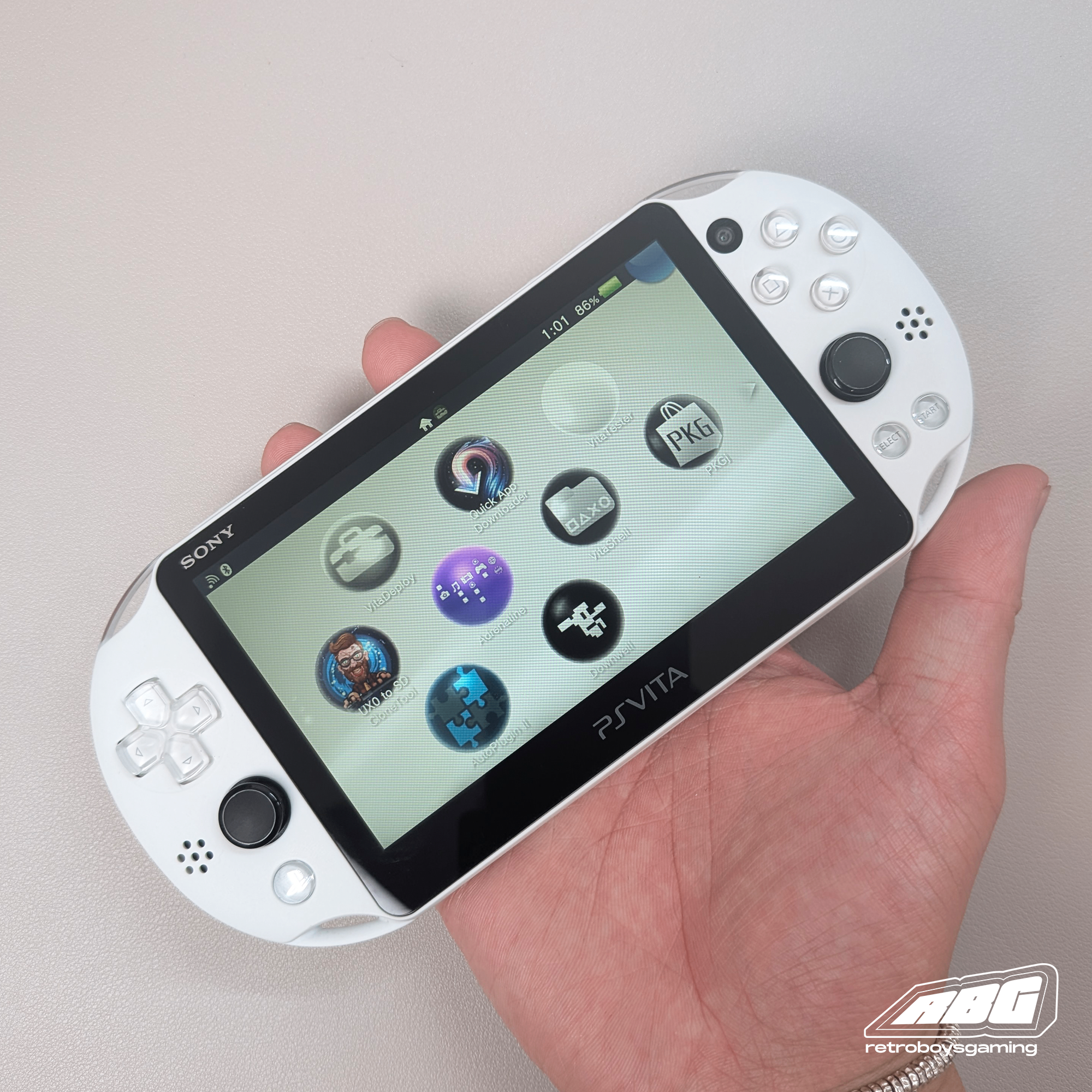 PSVita2000 in box modded - photo 2