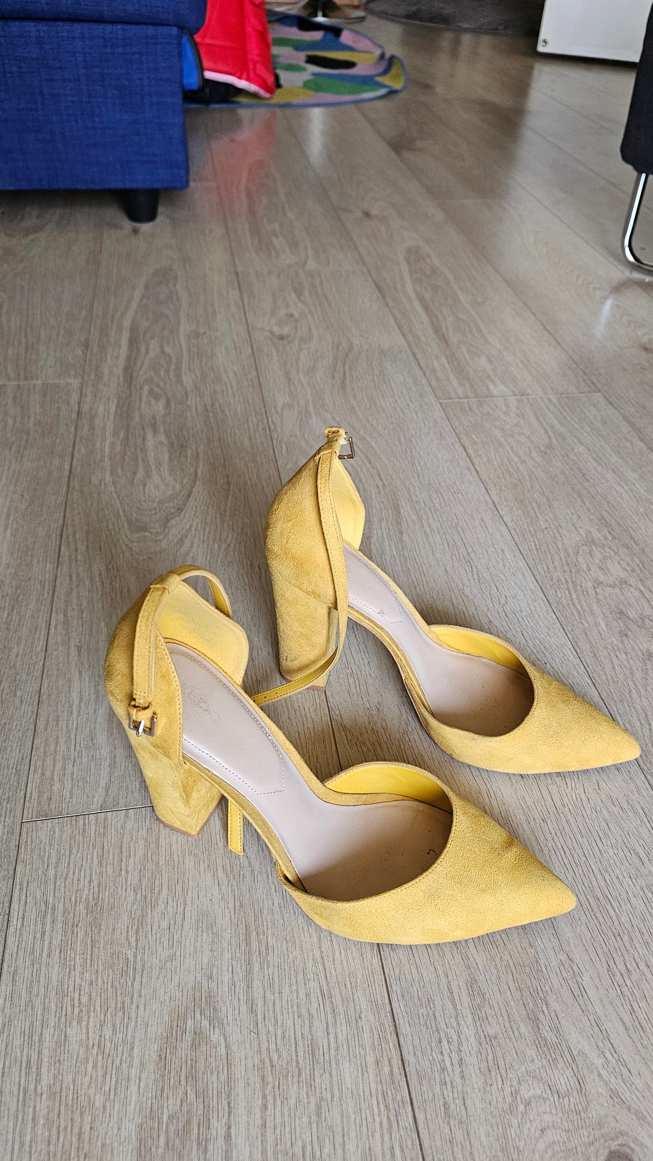 Yellow Suede ALDO Heels, Size 11 - photo 4