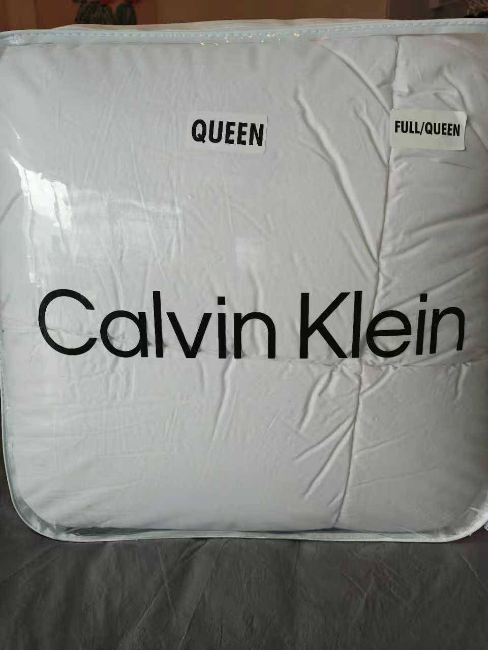 Calvin Klein Queen Size Down Alternative Comforter - Brand New
