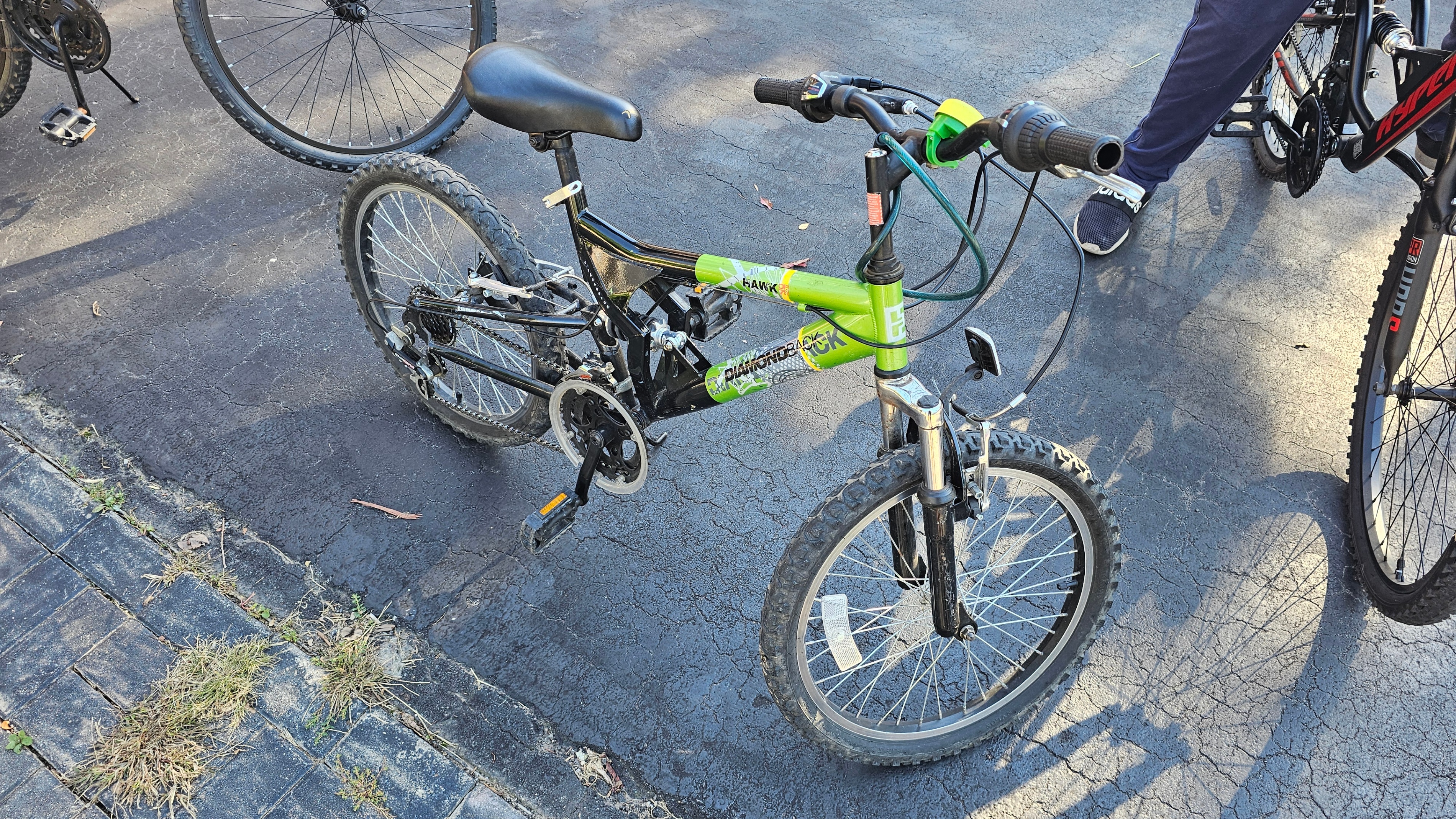 Diamondback Hawk 20" kids mountain bike