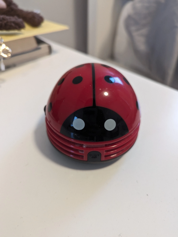 Amazon Desk Vaccuum