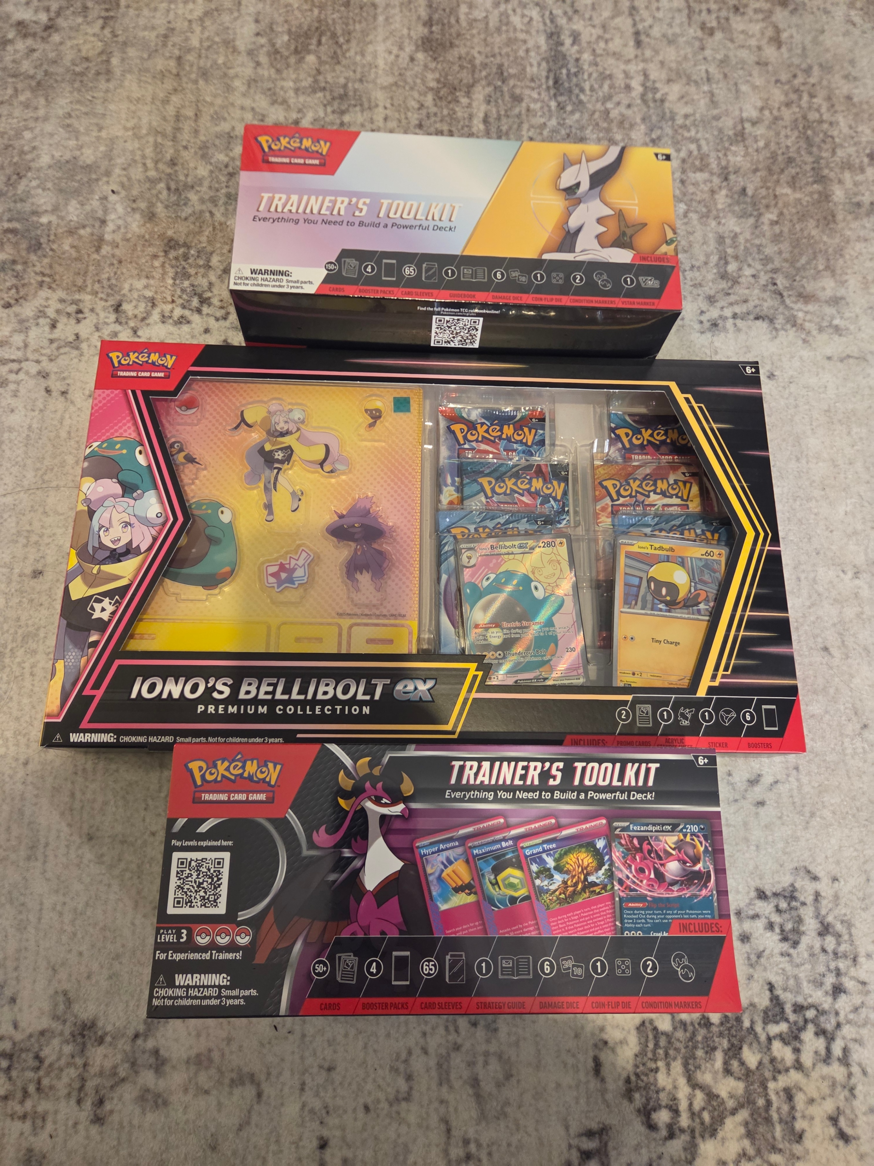 Pokemon Premium Collection + 2x Trainer’s Toolkits (14 Packs)