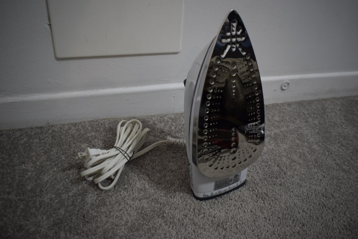 Black+Decker IR1350S Steam Iron_Purple