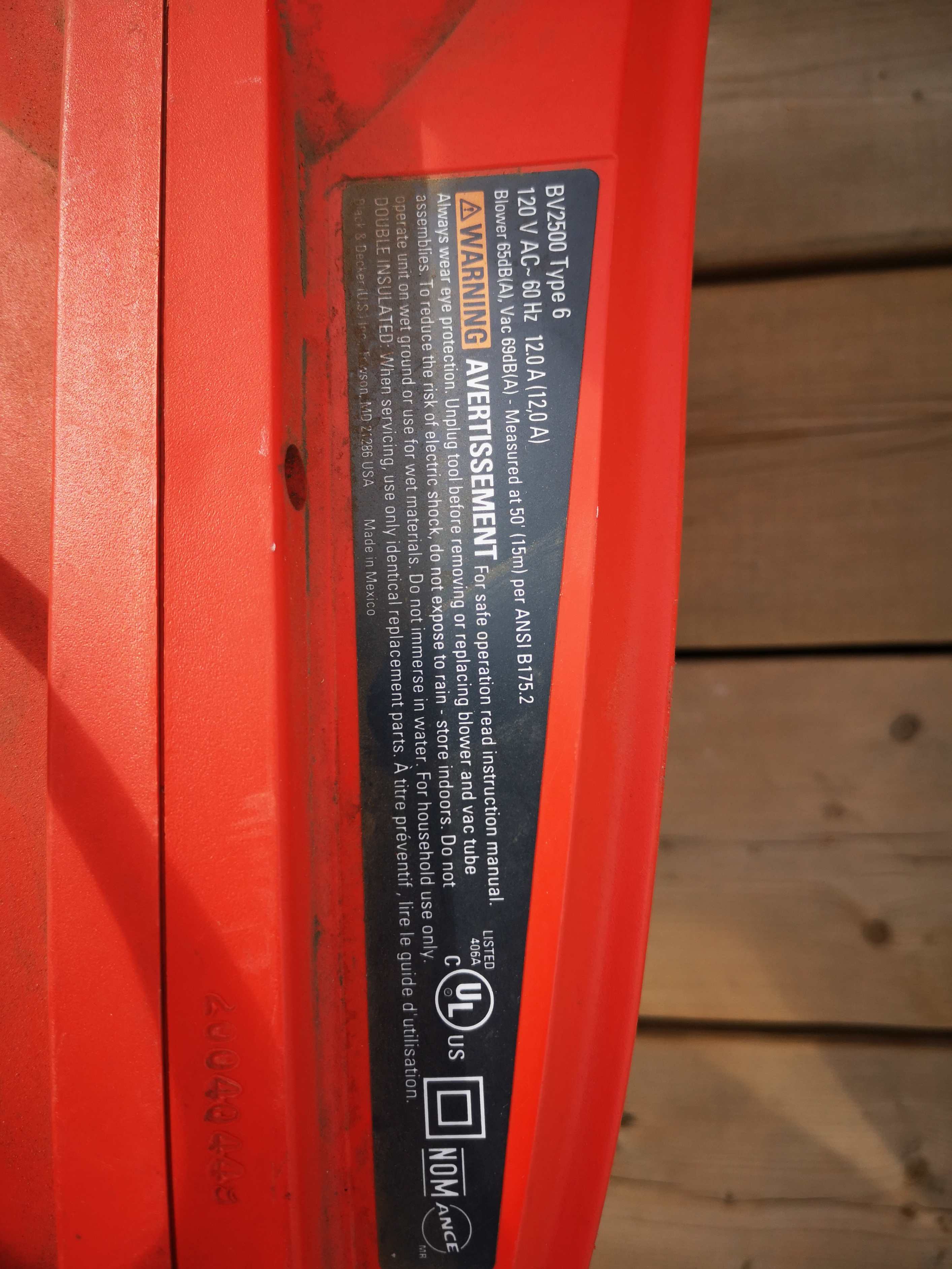 Leaf Blower and Vaccuum - Black and Decker - photo 3