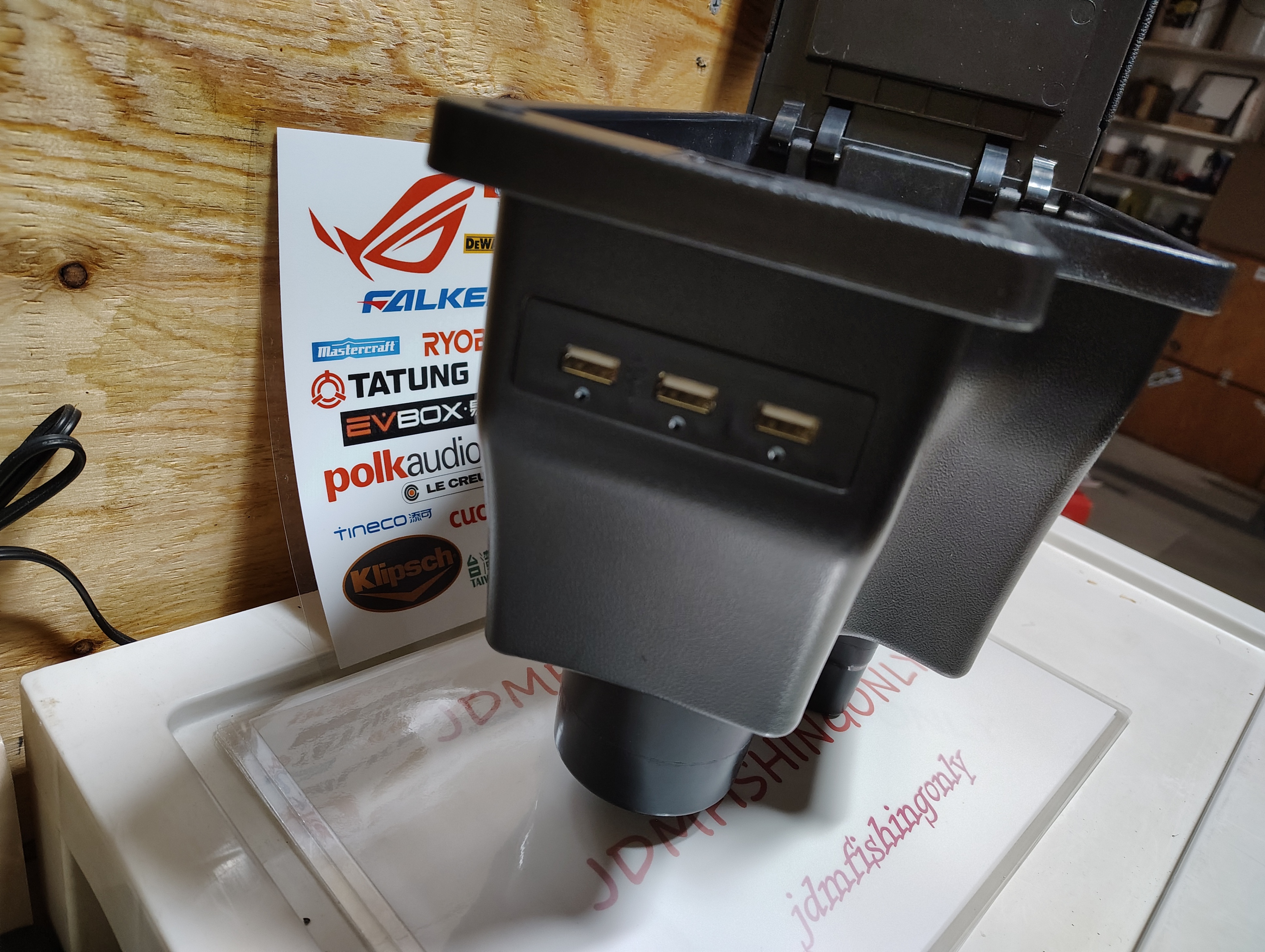 BRAND NEW Pre-2018 Mazda CX-3 Armrest Console w USB - photo 3