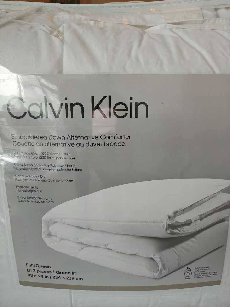 Calvin Klein Queen Size Down Alternative Comforter - Brand New - photo 2