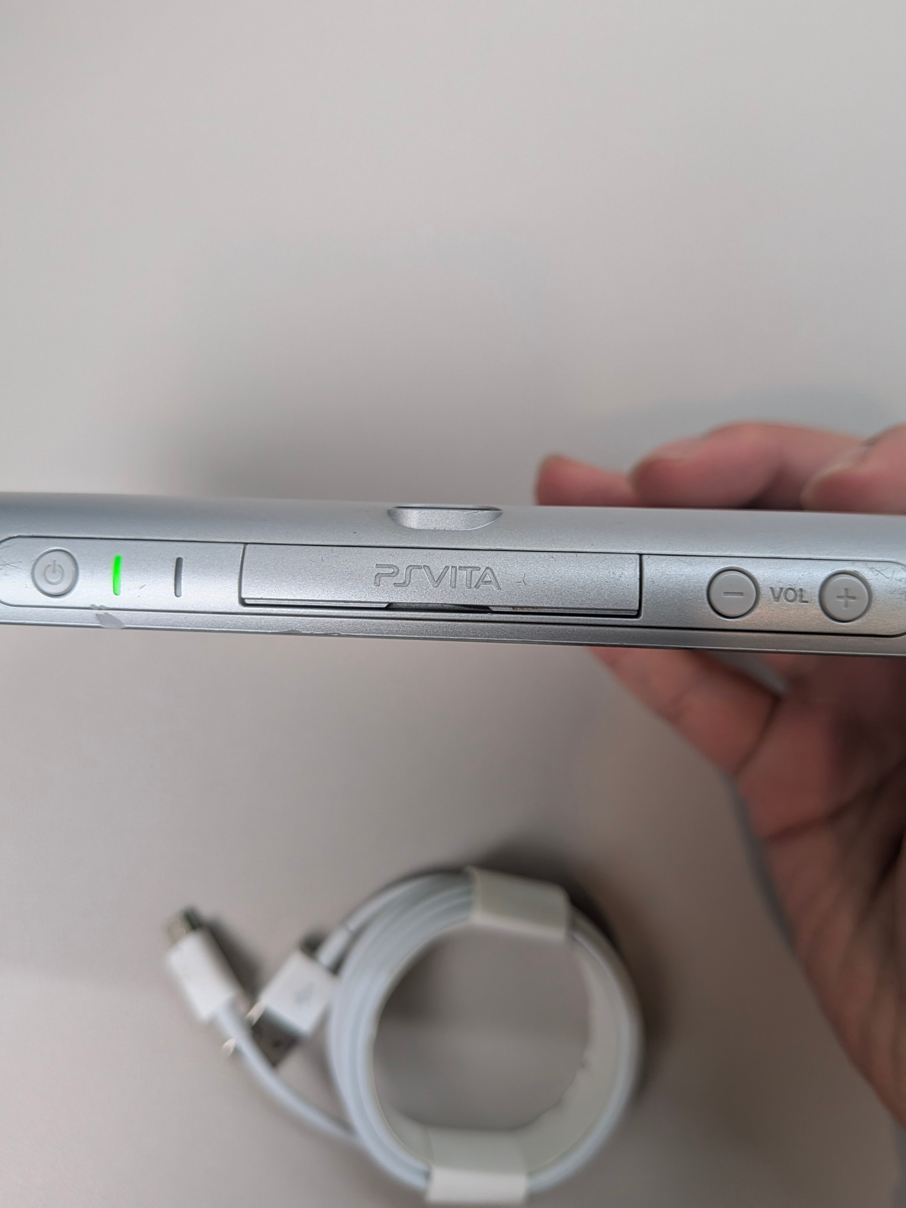 PSVita2000 LCD screen modded - photo 4