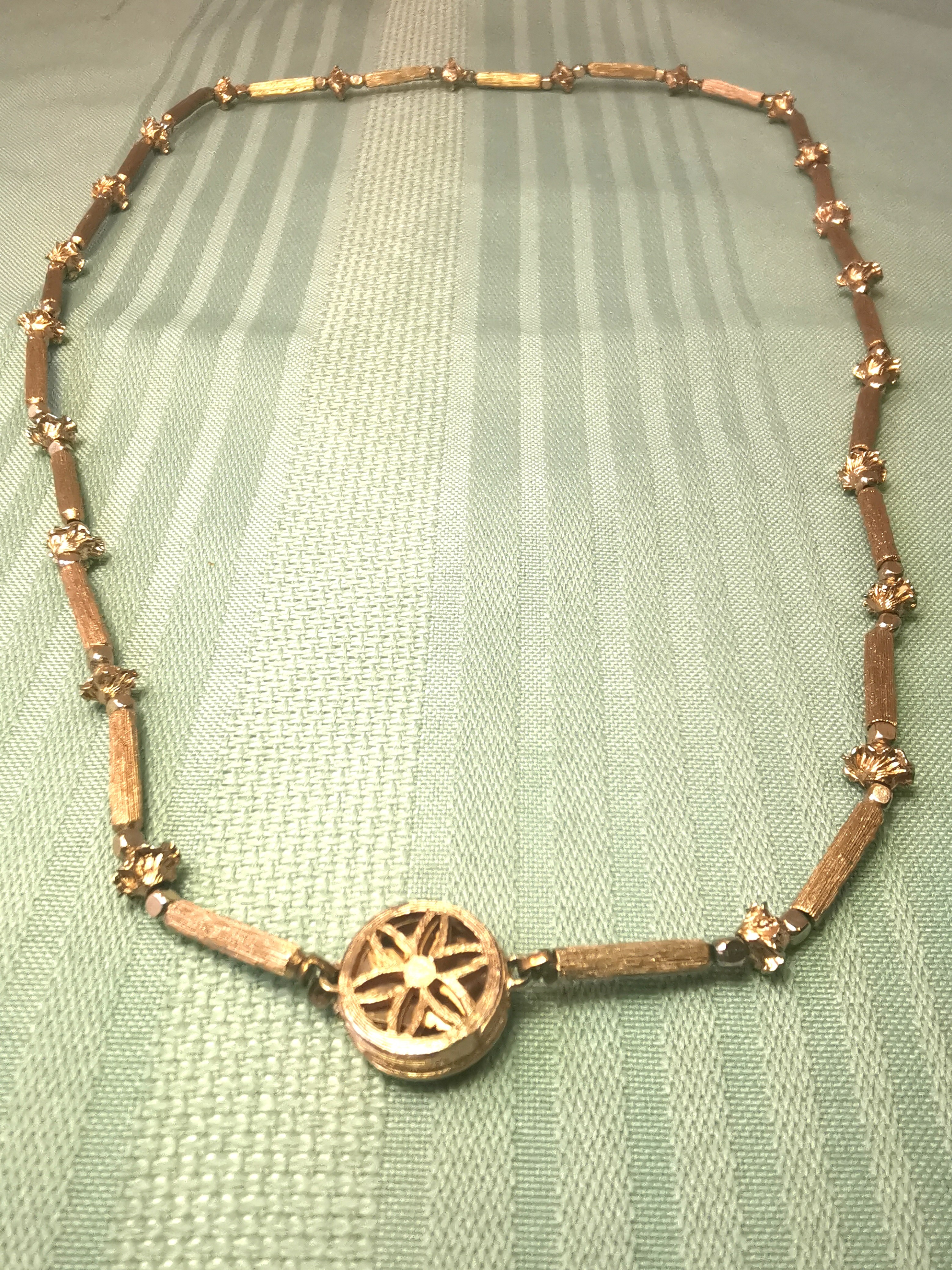 Gold Tone Textured Bar Link Necklace 22 Inch Floral Box Clasp - photo 2