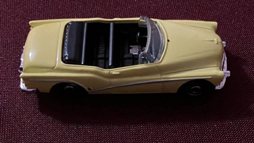 Matchbox 1953 Buick Skylark Convertible - 1/64 Diecast Toy Car - photo 2