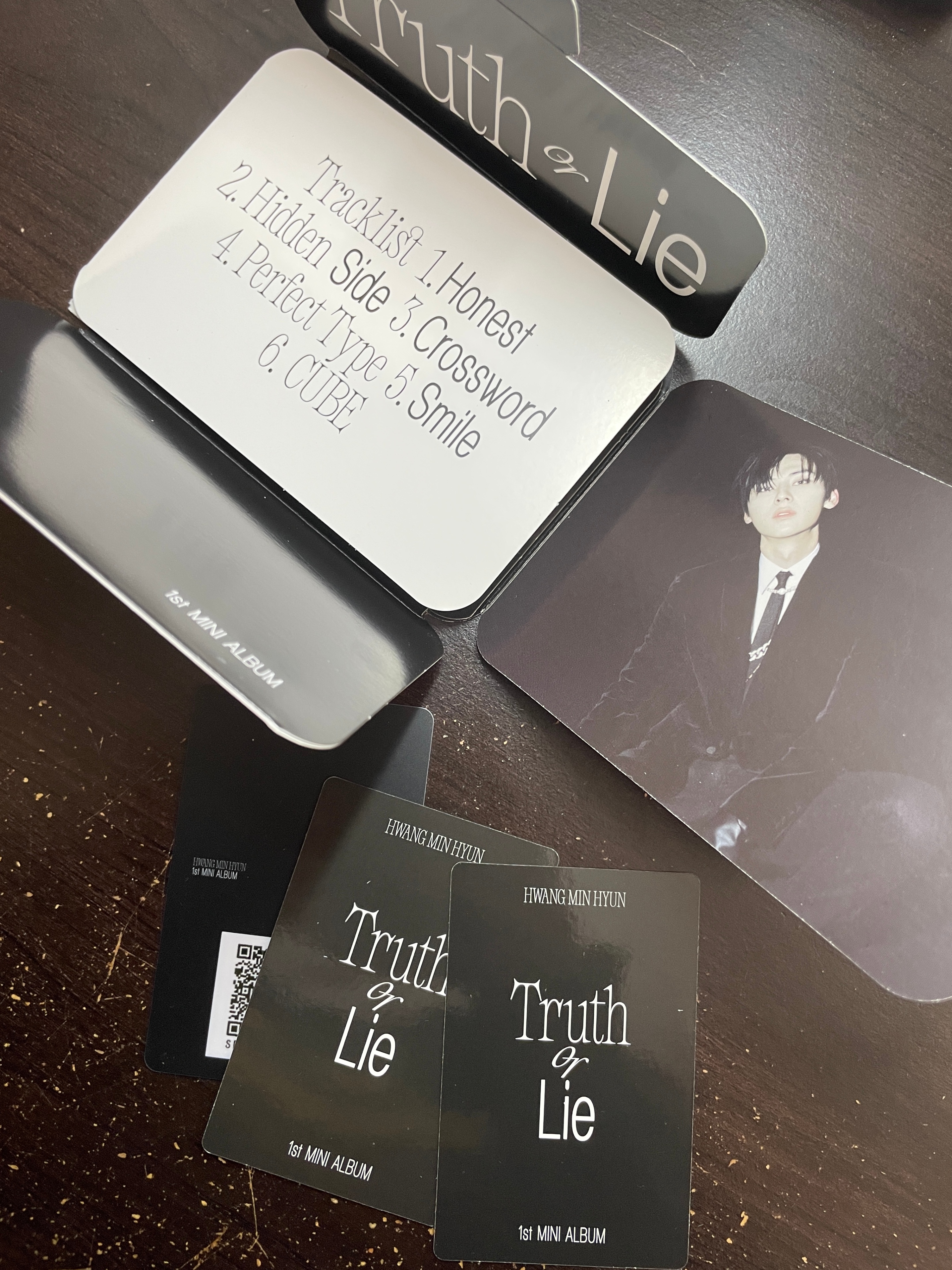 [WITH PCS] HWANG MINHYUN - TRUTH OR LIE weverse album ver kpop - photo 2
