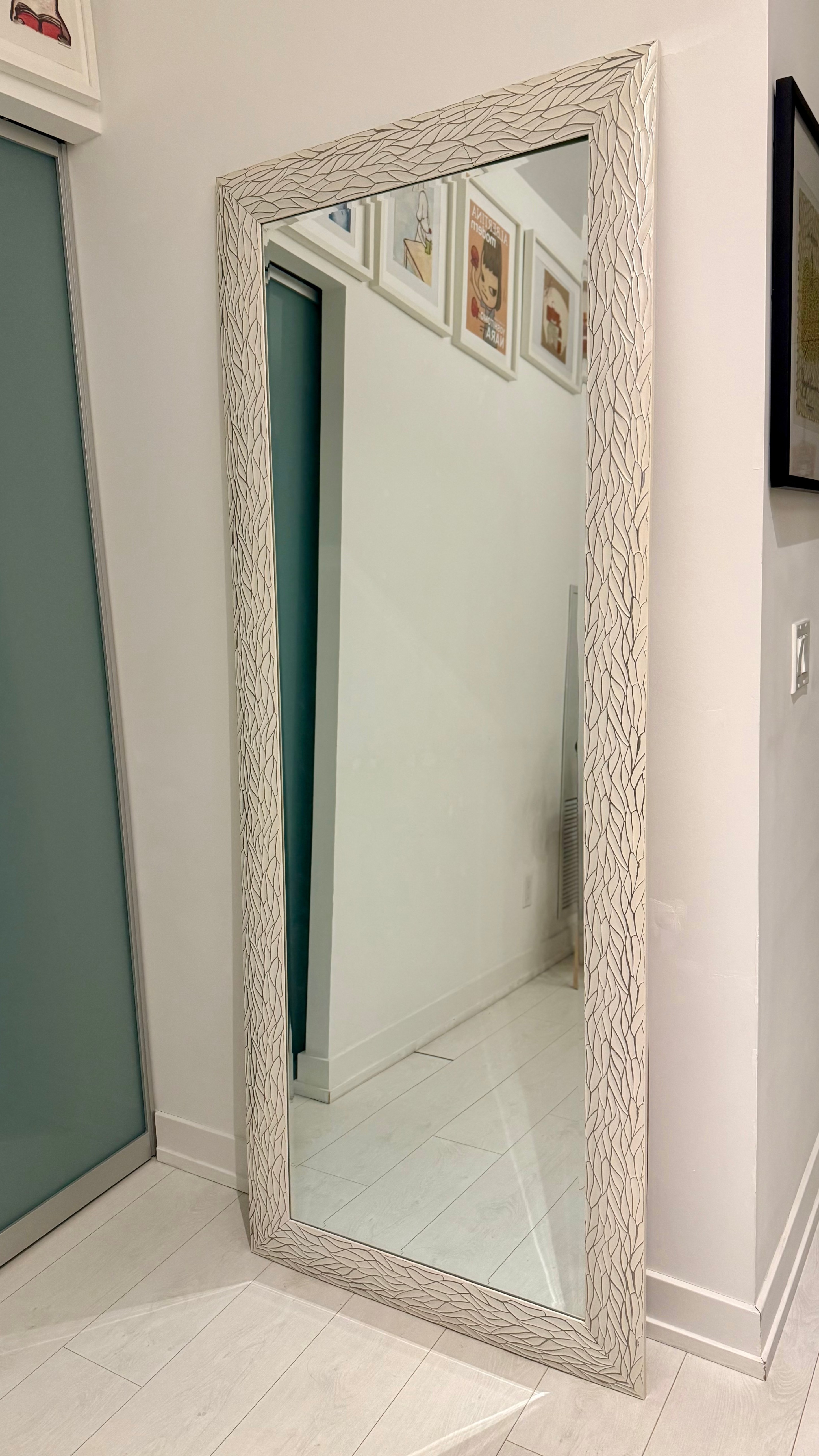 Free mirror