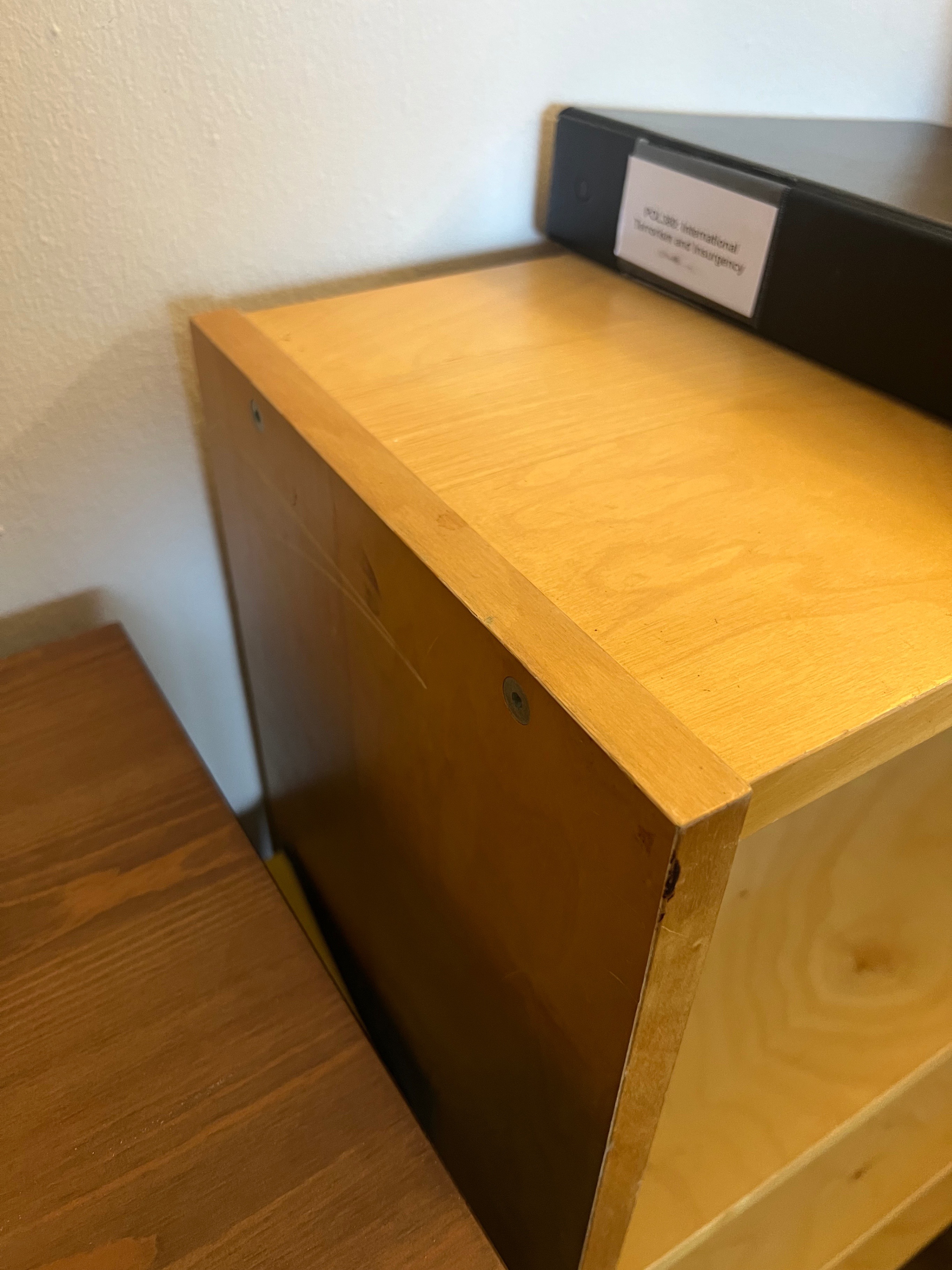 Medium Three Level Bookshelf - photo 4