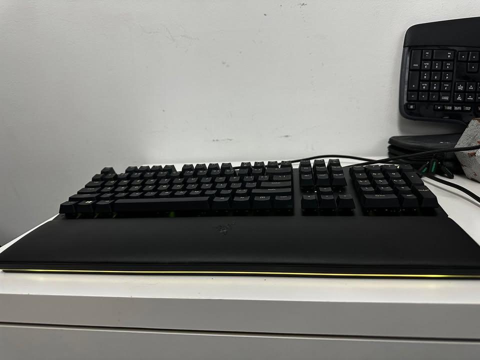 Razer Huntsman V2 Analog Gaming Keyboard: Razer Analog