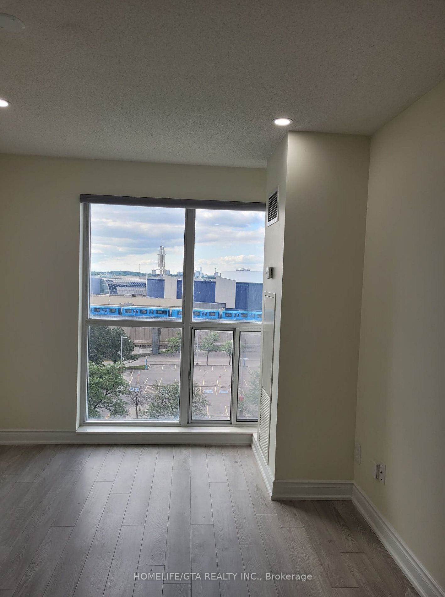 Condo Apartment For Rent - photo 5