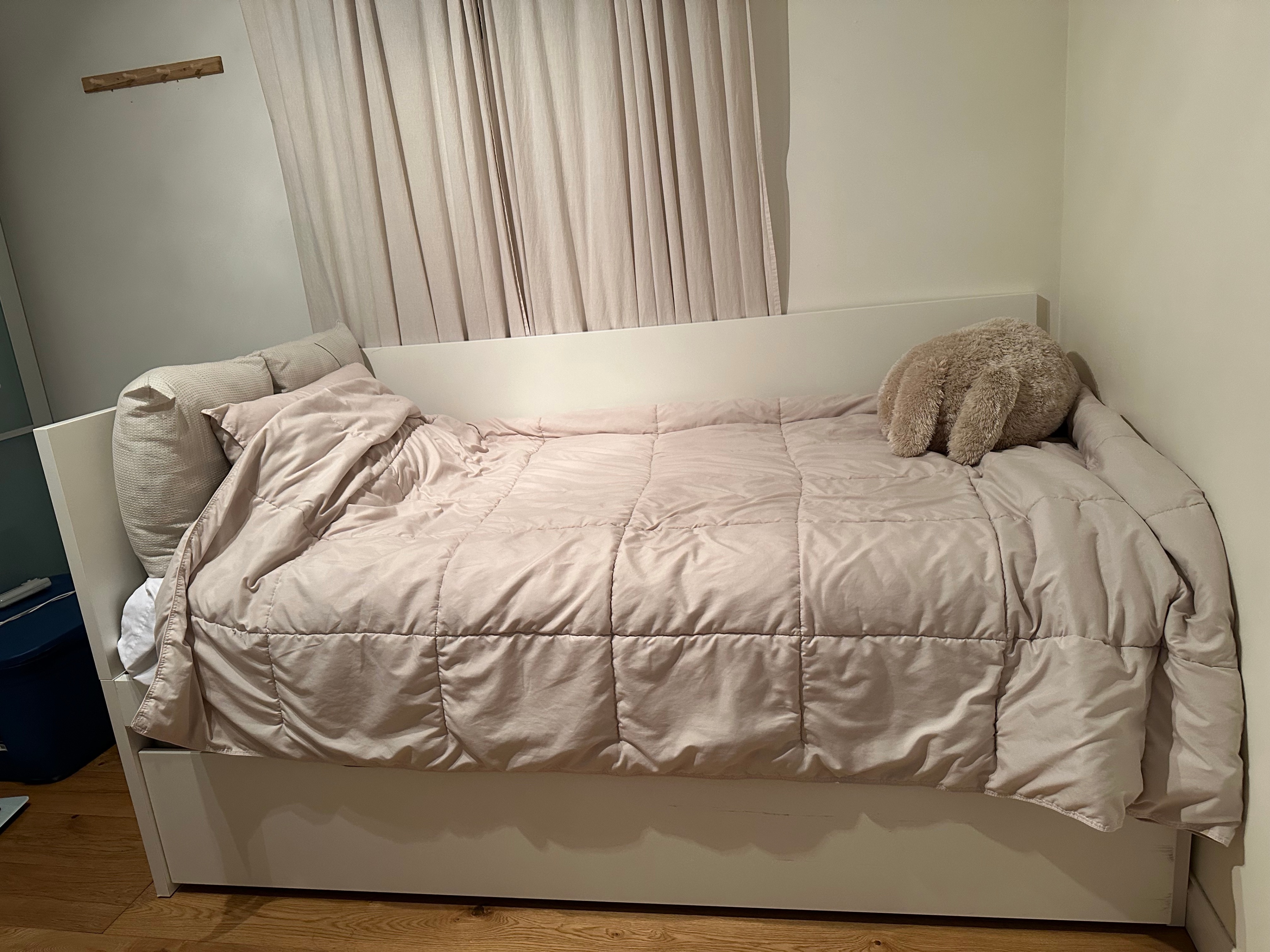 IKEA twin size trundle daybed