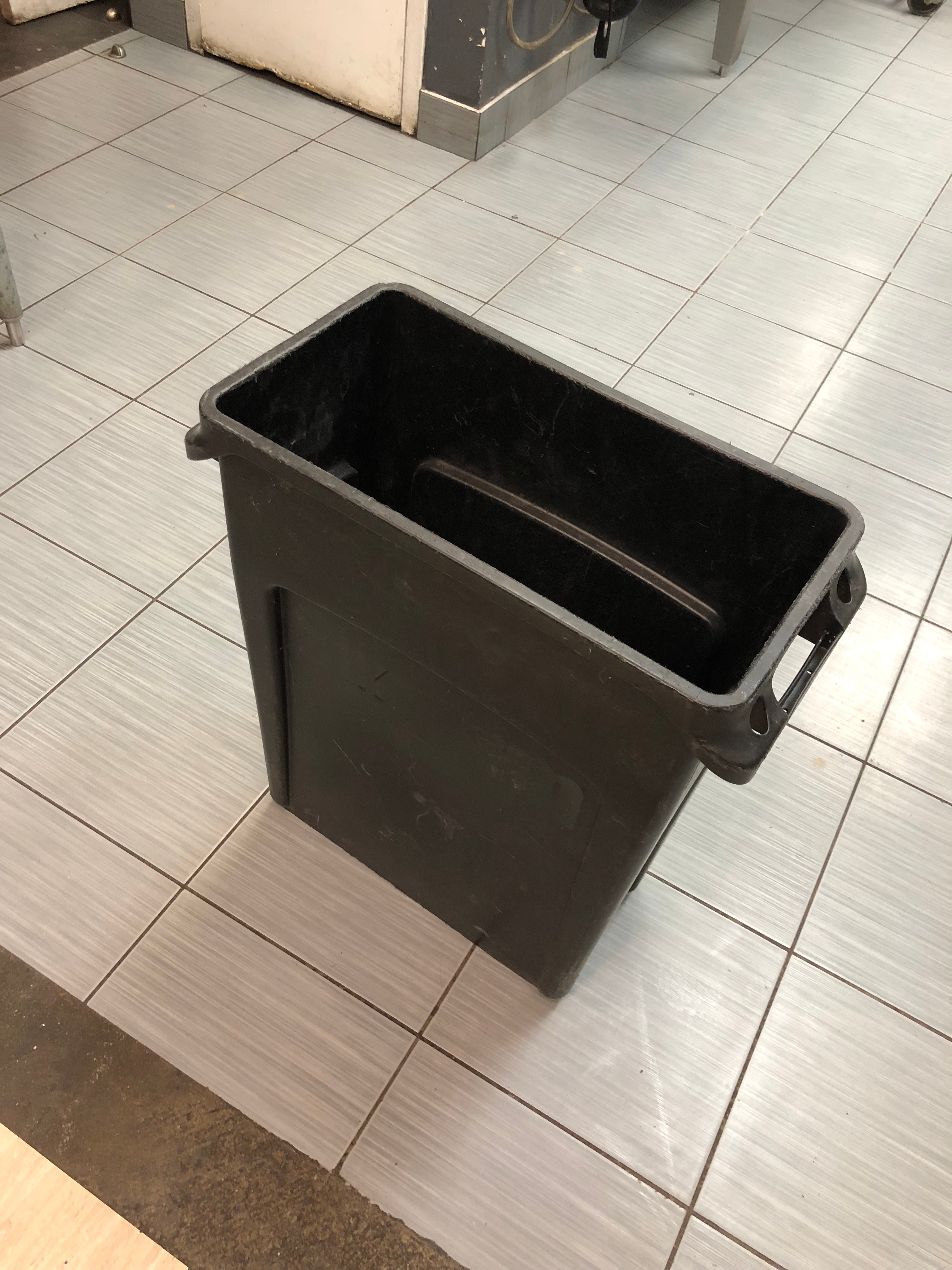 Rubbermaid Garbage Bins