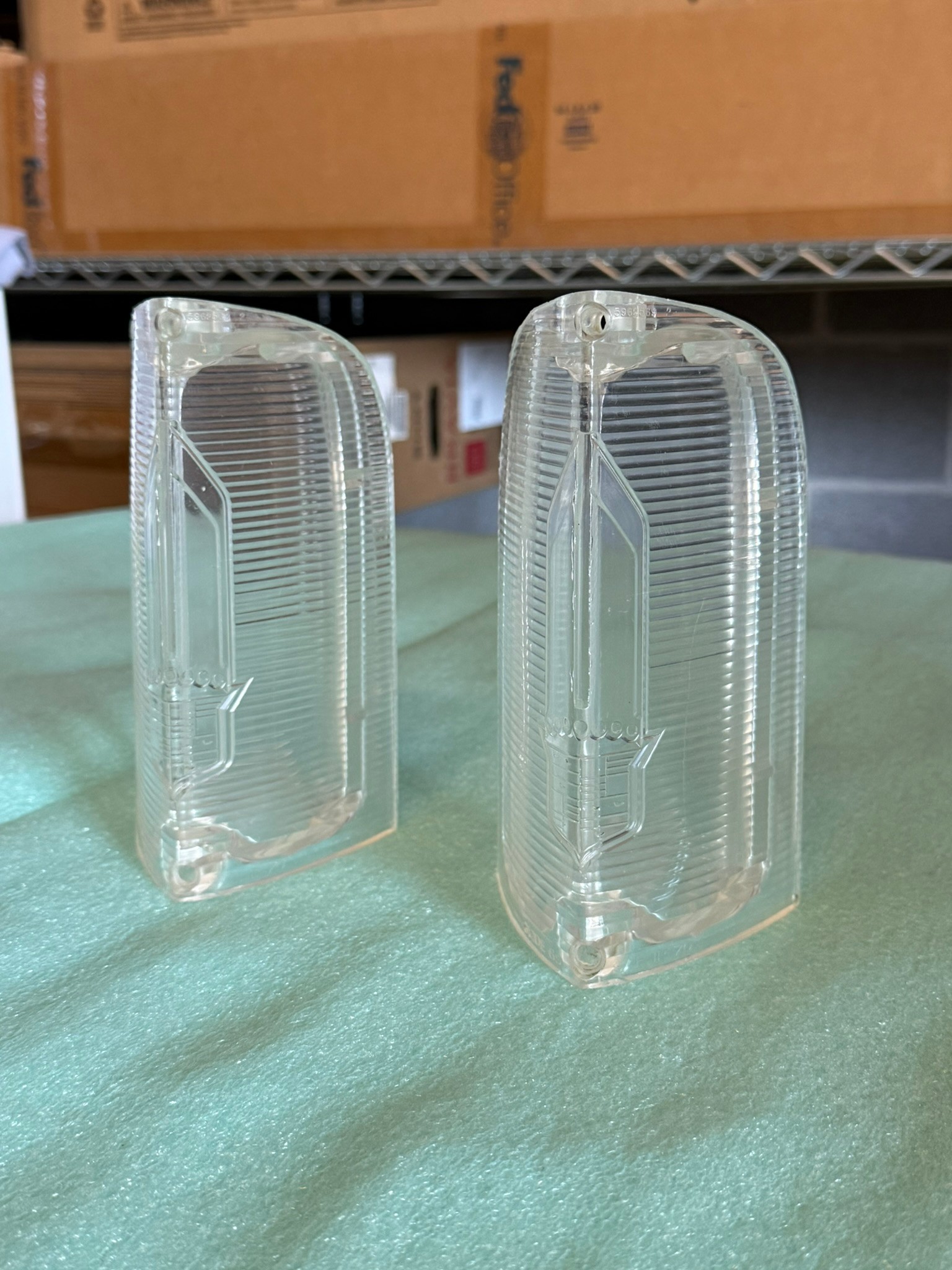 Cadillac Eldorado 1967,68,69Turn signal front lens (pair) - photo 3
