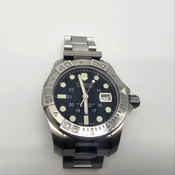 Victorinox Swiss Army Dive Watch - photo 5