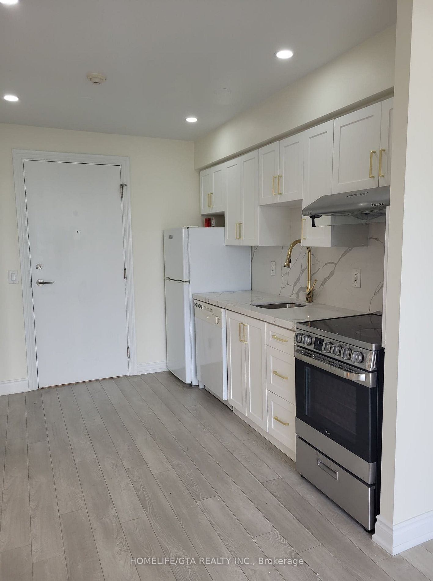Condo Apartment For Rent - photo 4