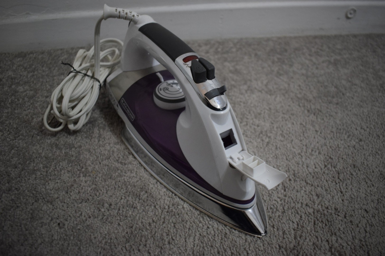 Black+Decker IR1350S Steam Iron_Purple - photo 5