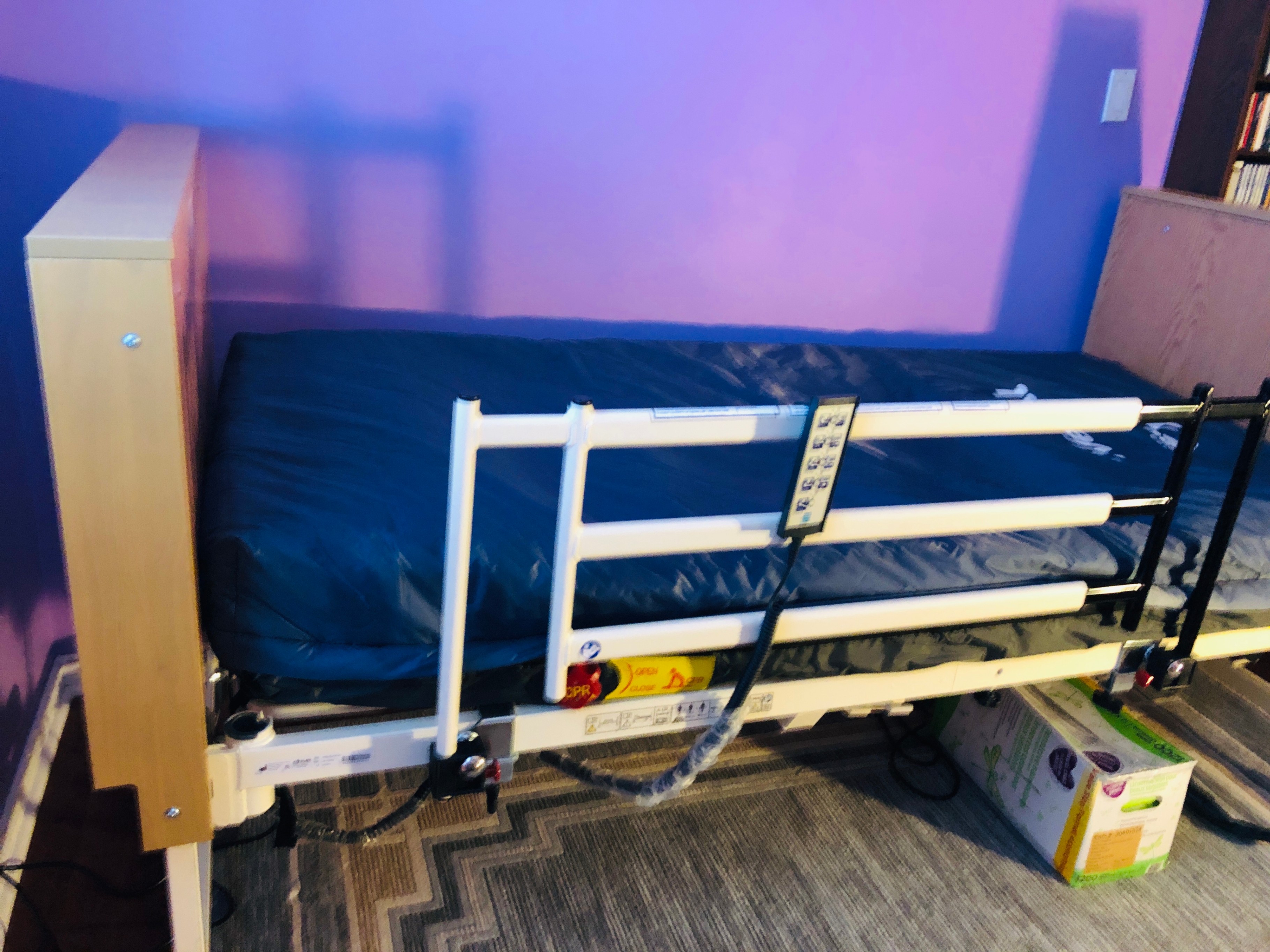Hospital Bed - photo 2
