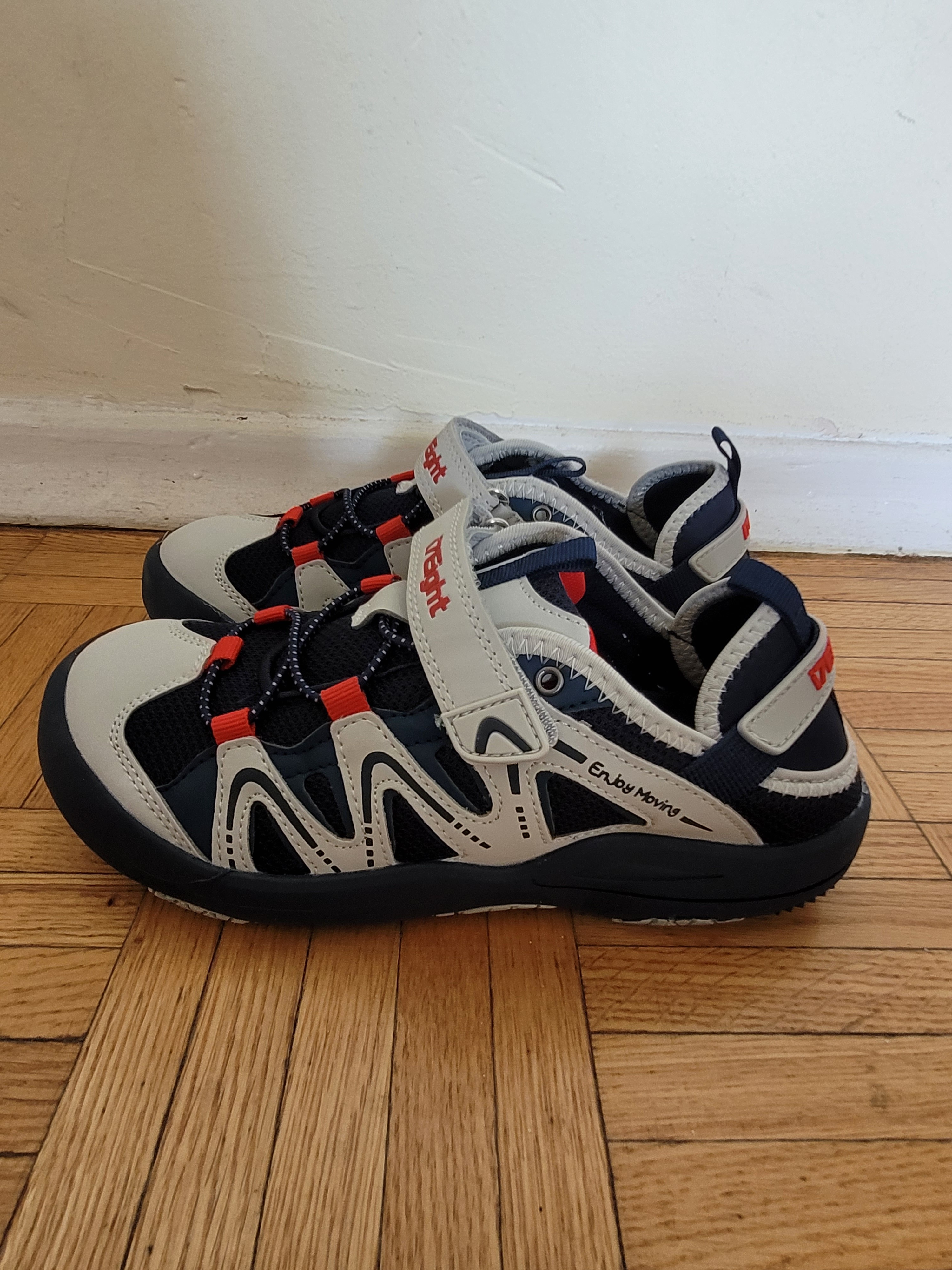 i7Eight kids shoes (new and unused) - photo 3