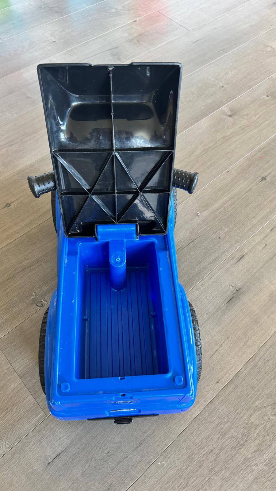 Fisher-Price Ford Super Duty Ride-On Truck - photo 3