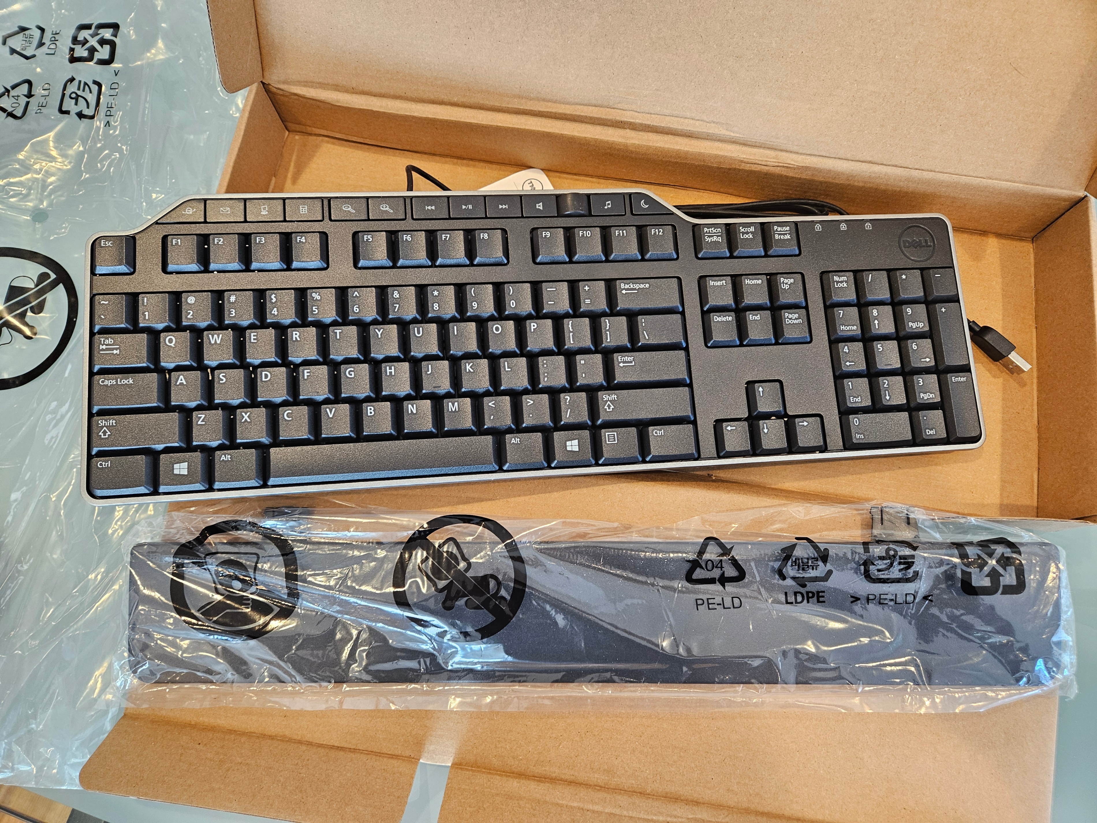 Dell Multimedia Keyboard KB-522-BK-US BNIB Wired