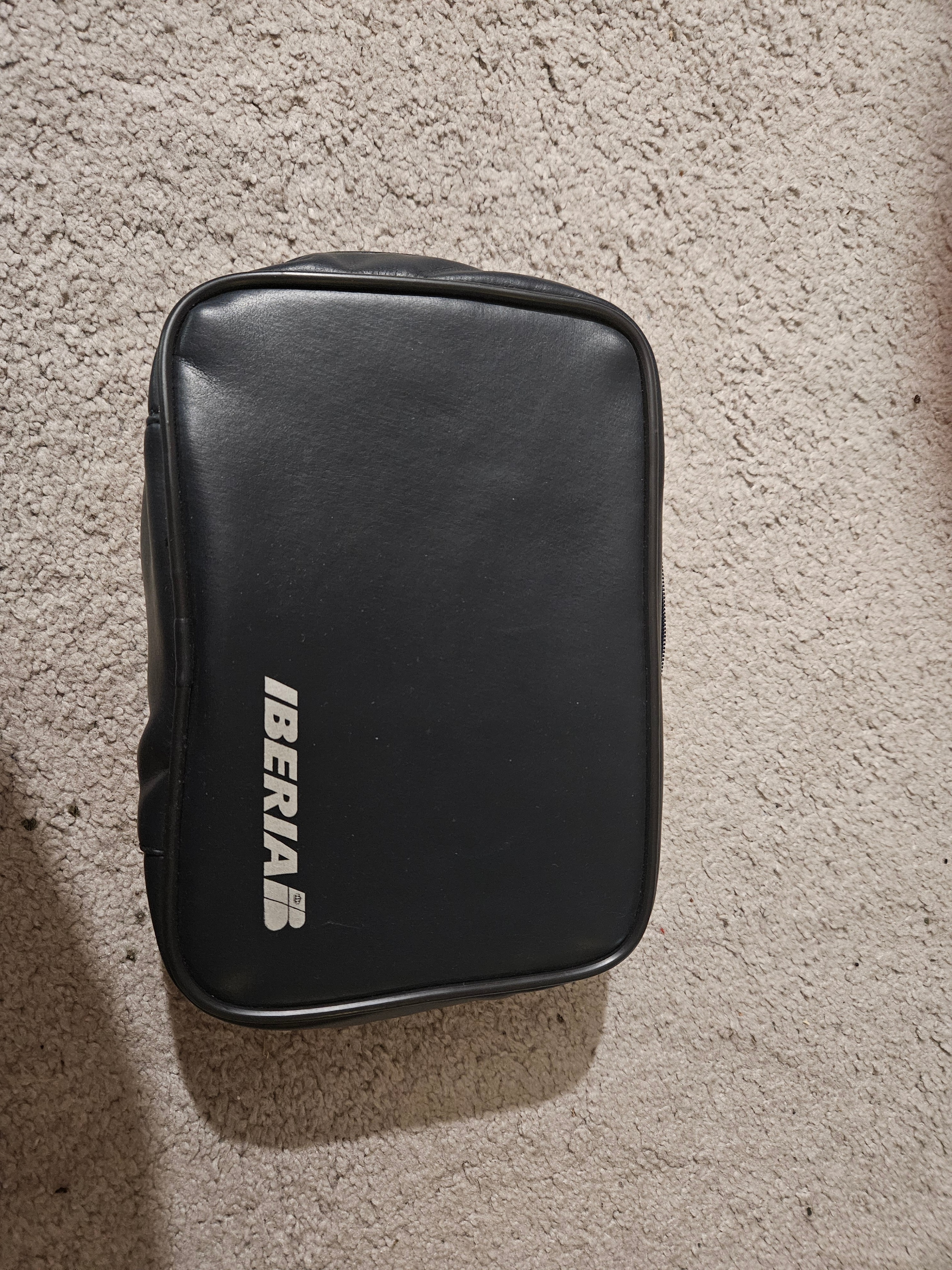 Iberia Airline Travel Bag (New) - photo 2