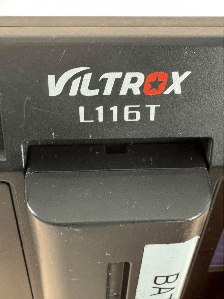 viltrox L116T portable video light with battery - photo 3