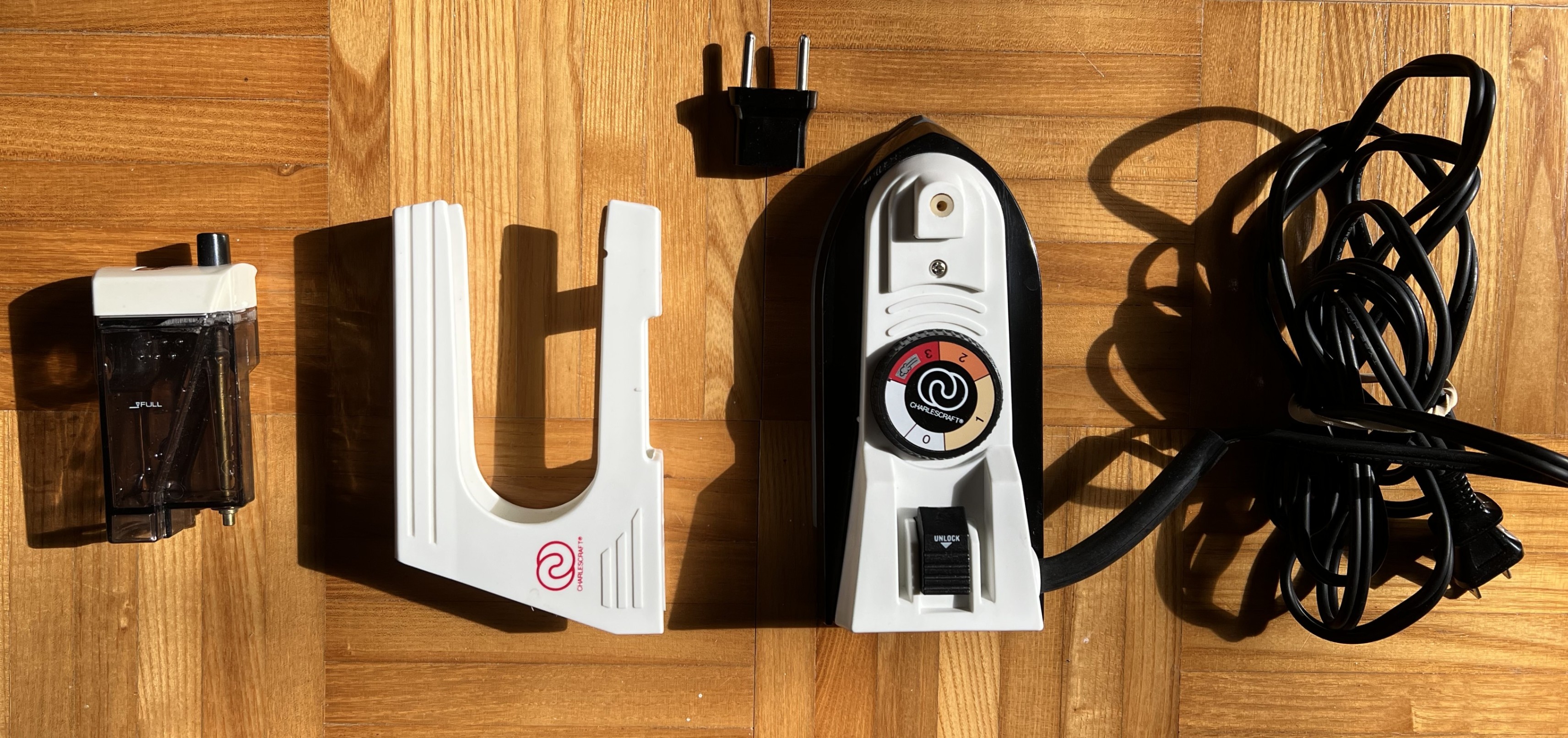 CharlesCraft Travel Steam Iron