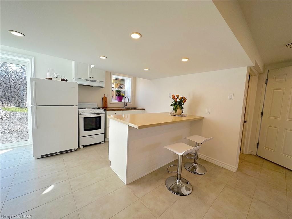 1 Bed, 1 Bath flat - photo 5