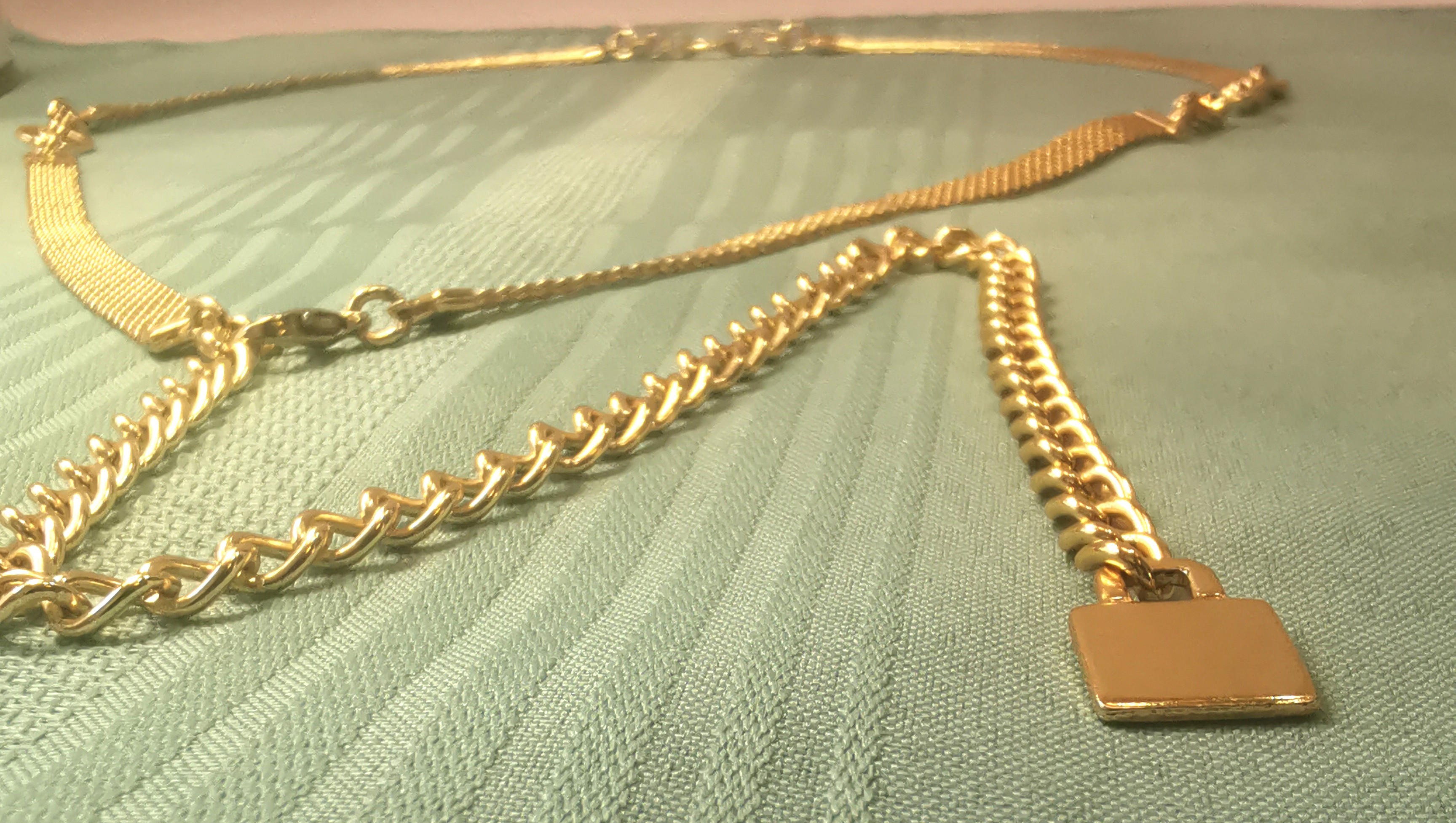 1990 Gold Tone Mesh Belt Padlock Charm 40.5" Adjustable Chain - photo 4