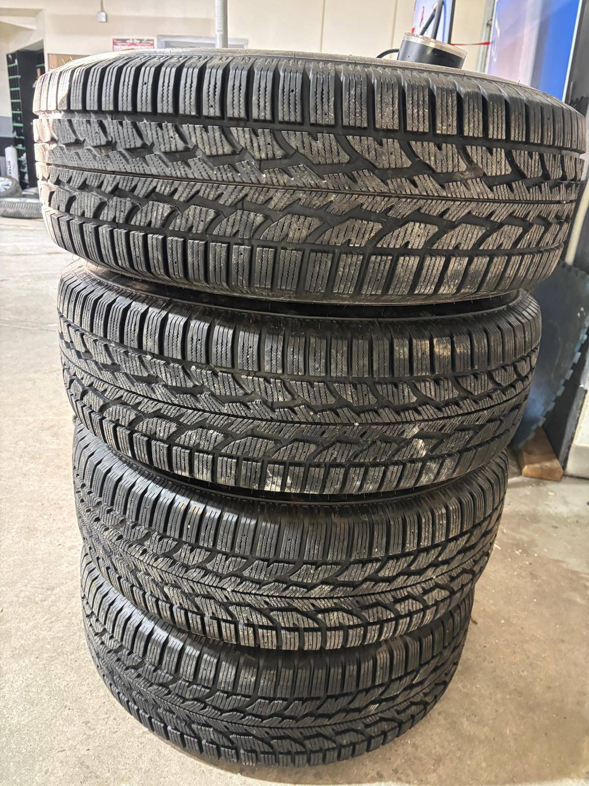 Used 265/70/R17 Firestone snows–RAM/F150/Expedition/Sierra/Silv