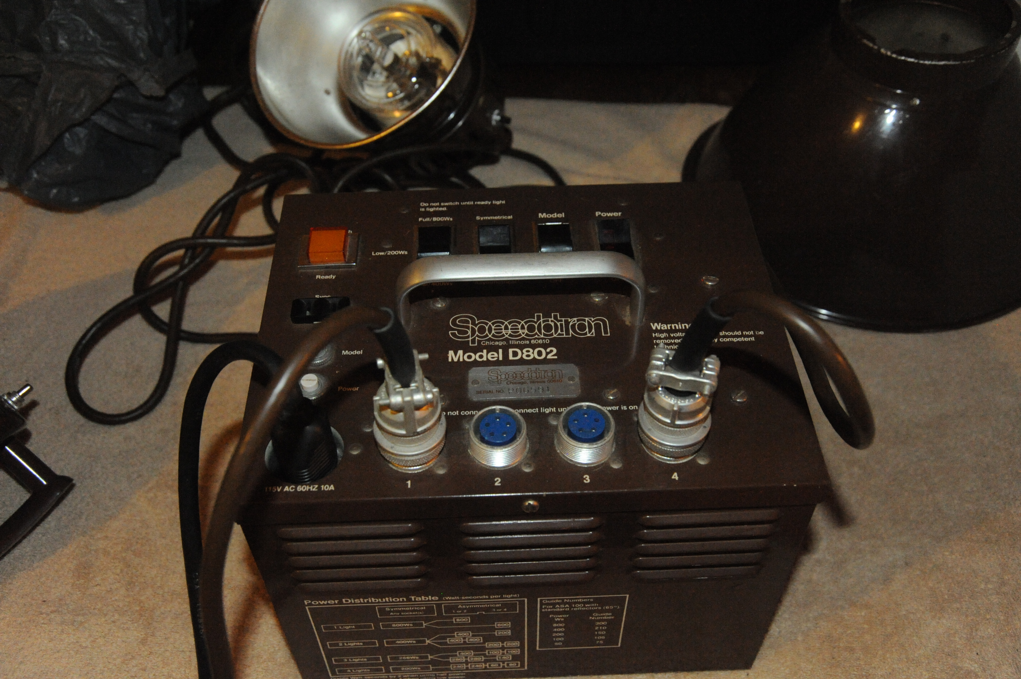 Speedotron D802 Studio Strobe Power Pack - photo 2