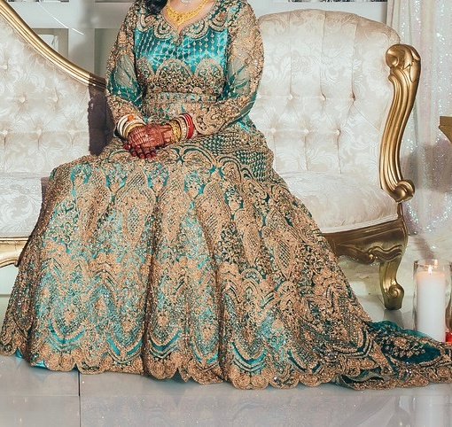 Beautiful Teal/Turquoise Golden Reception Gown - photo 5
